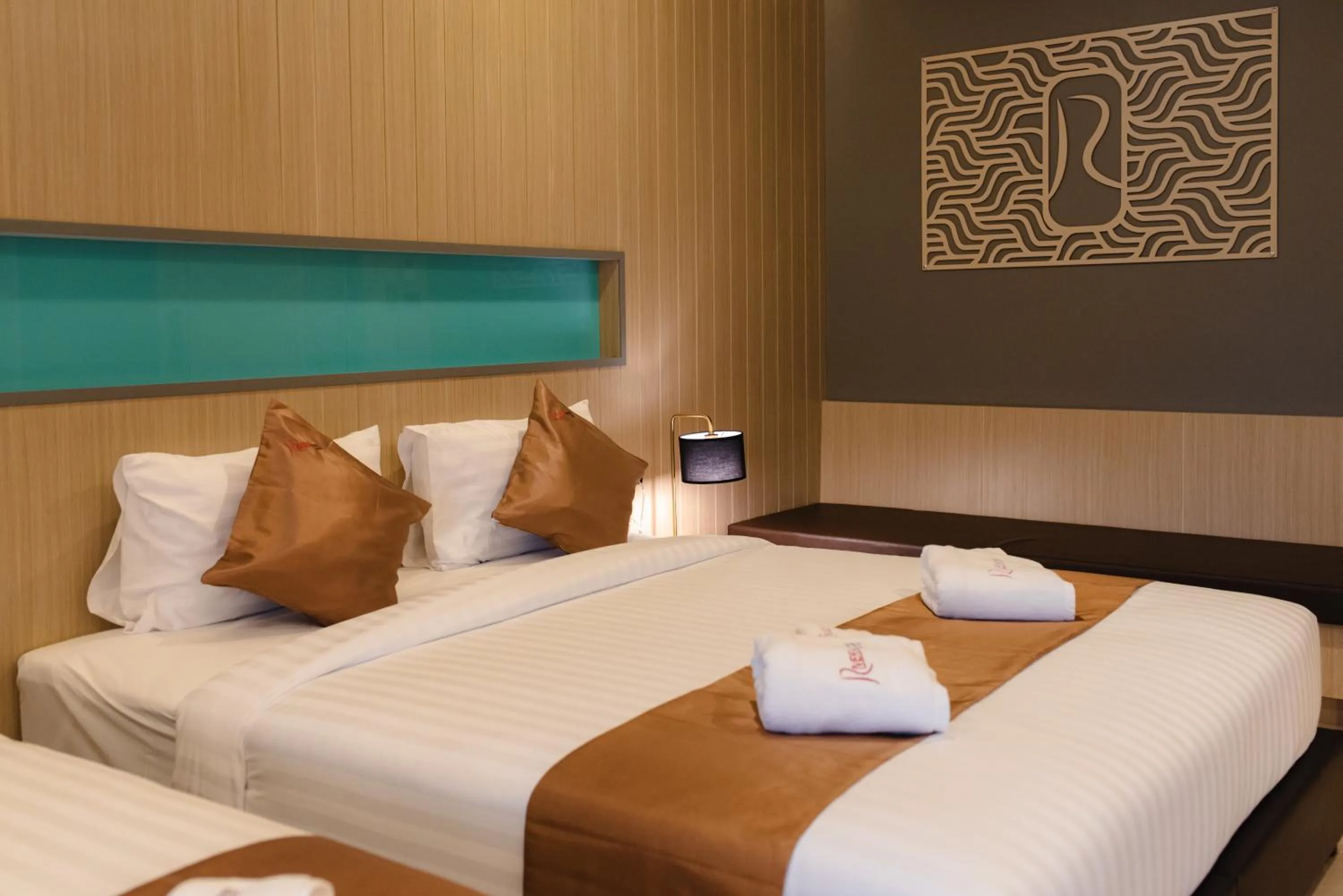 Bed in River Hotel Hatyai