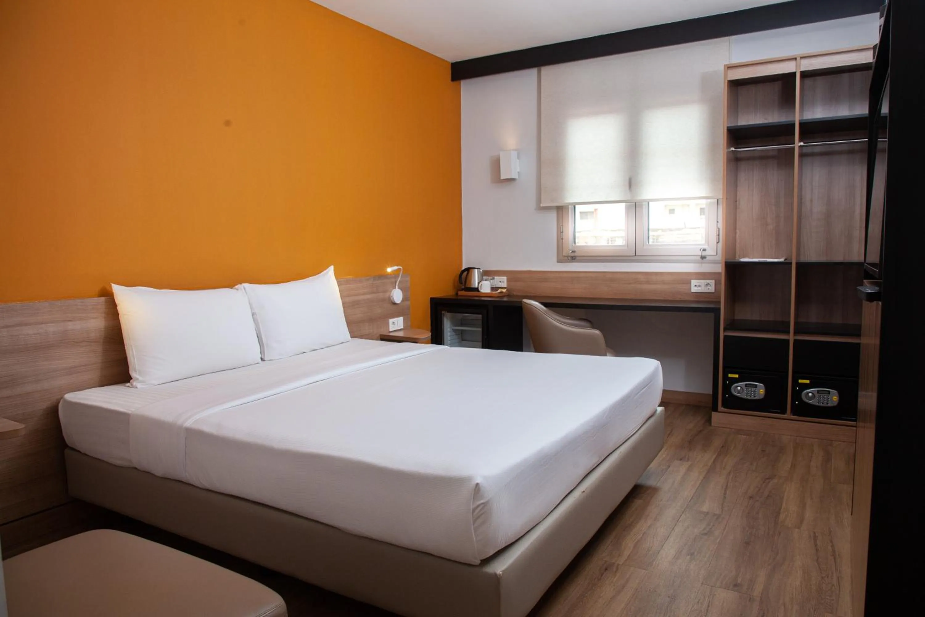 Photo of the whole room, Bed in Dunia Hôtel Bamako ACI 2000