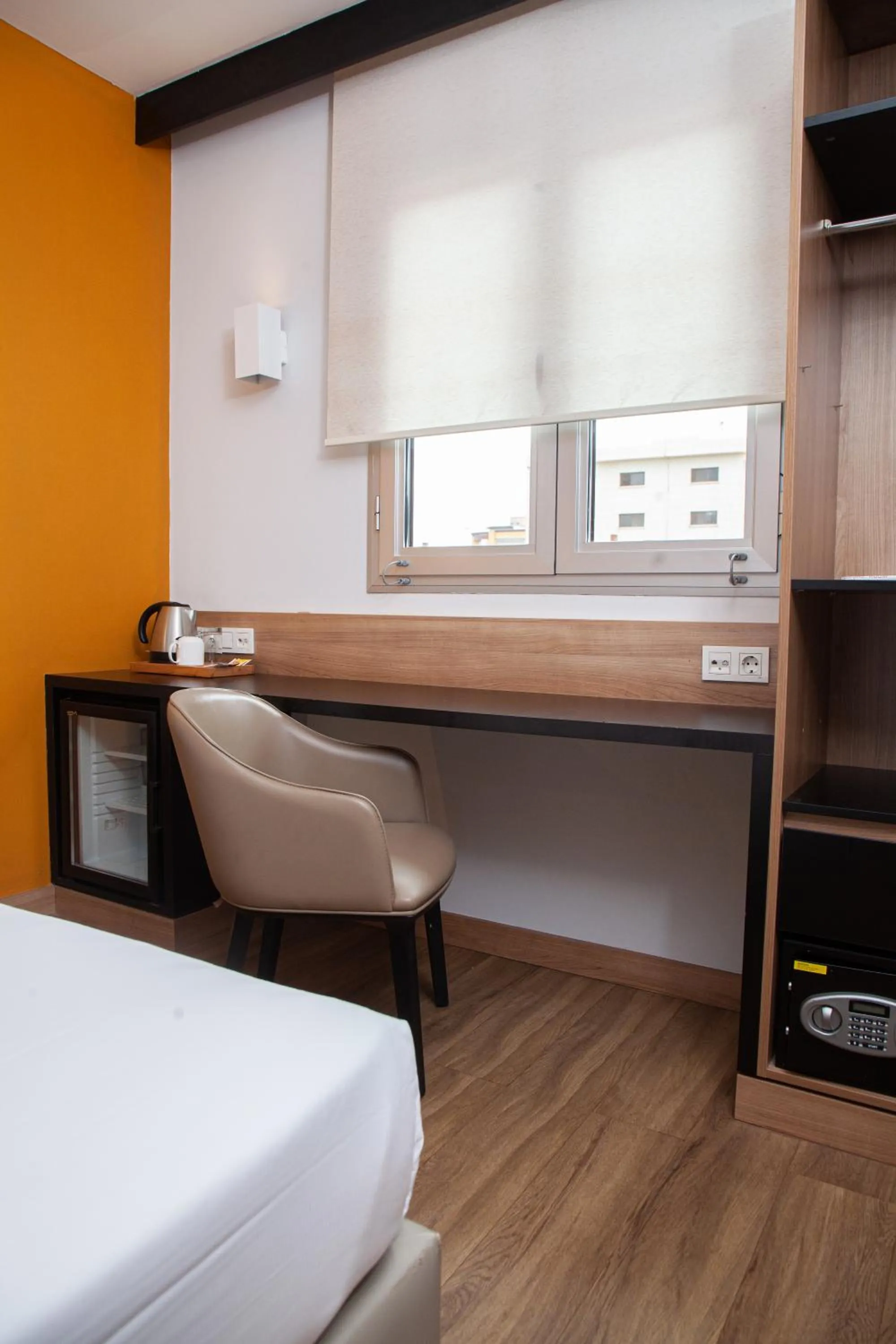 wardrobe, Bed in Dunia Hôtel Bamako ACI 2000