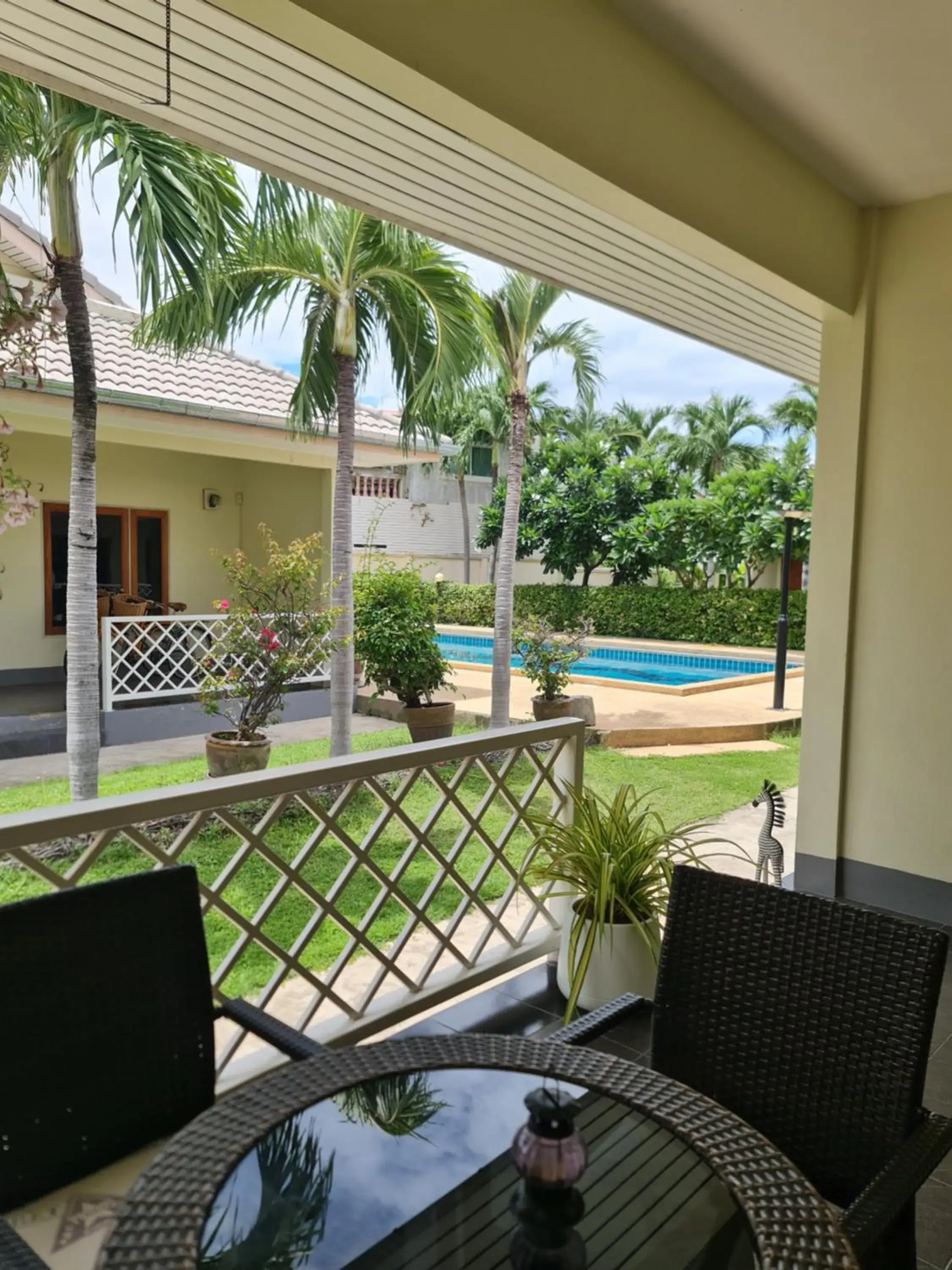 One-Bedroom House in 1 Bedroom House With Pool In Central Location One-Bedroom House in 1 Bedroom House With Pool In Central Location