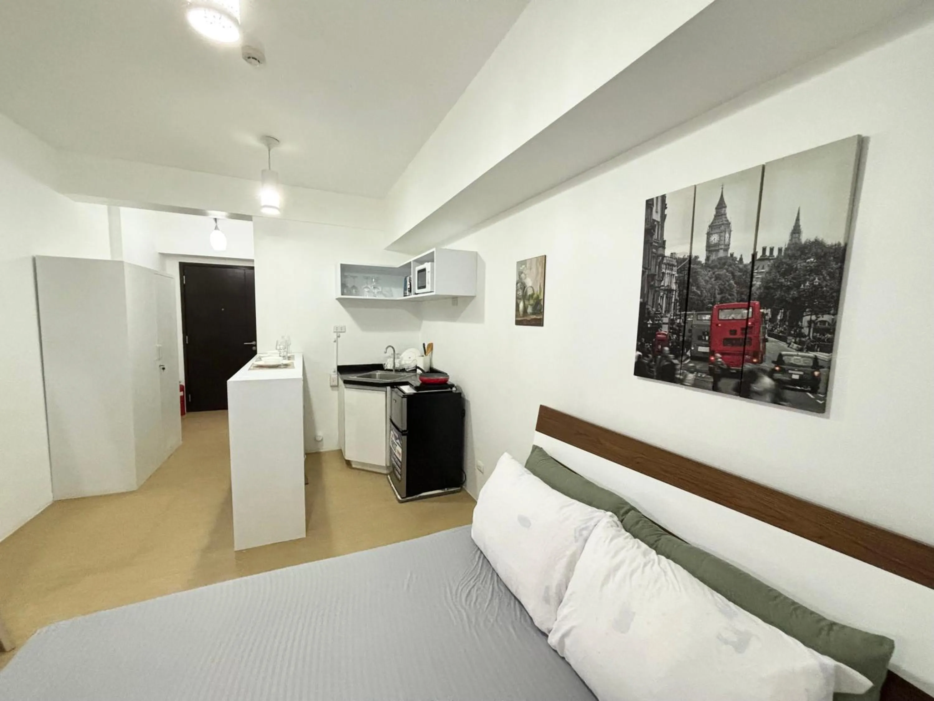 Kitchen or kitchenette, Bed in Heart of CDO Comfy Haven