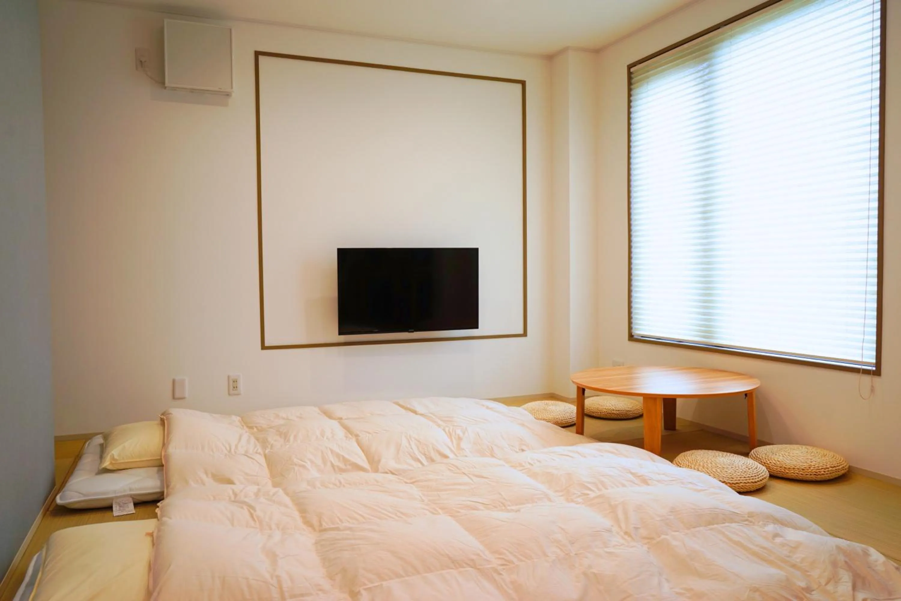 Photo of the whole room, Bed in wanderlust STAY