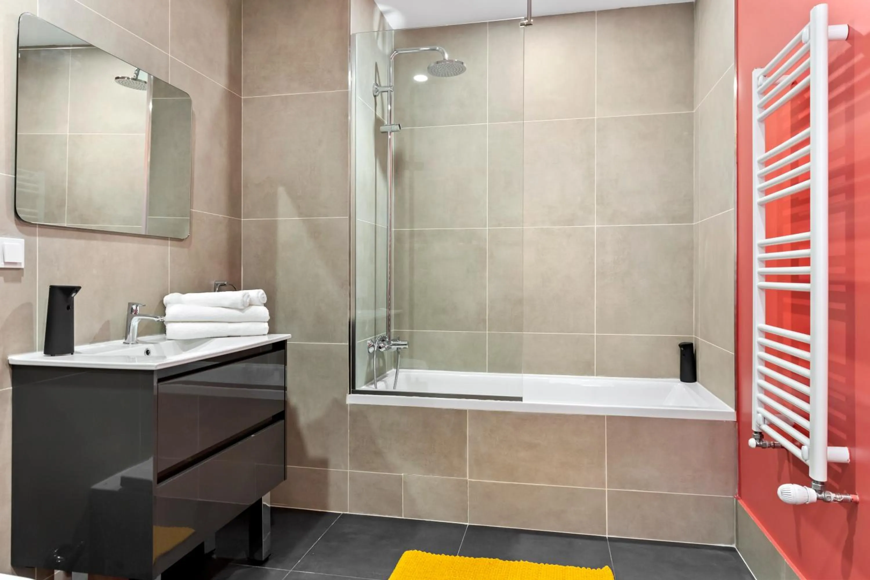 Shower in Uni88 Apart Hotel