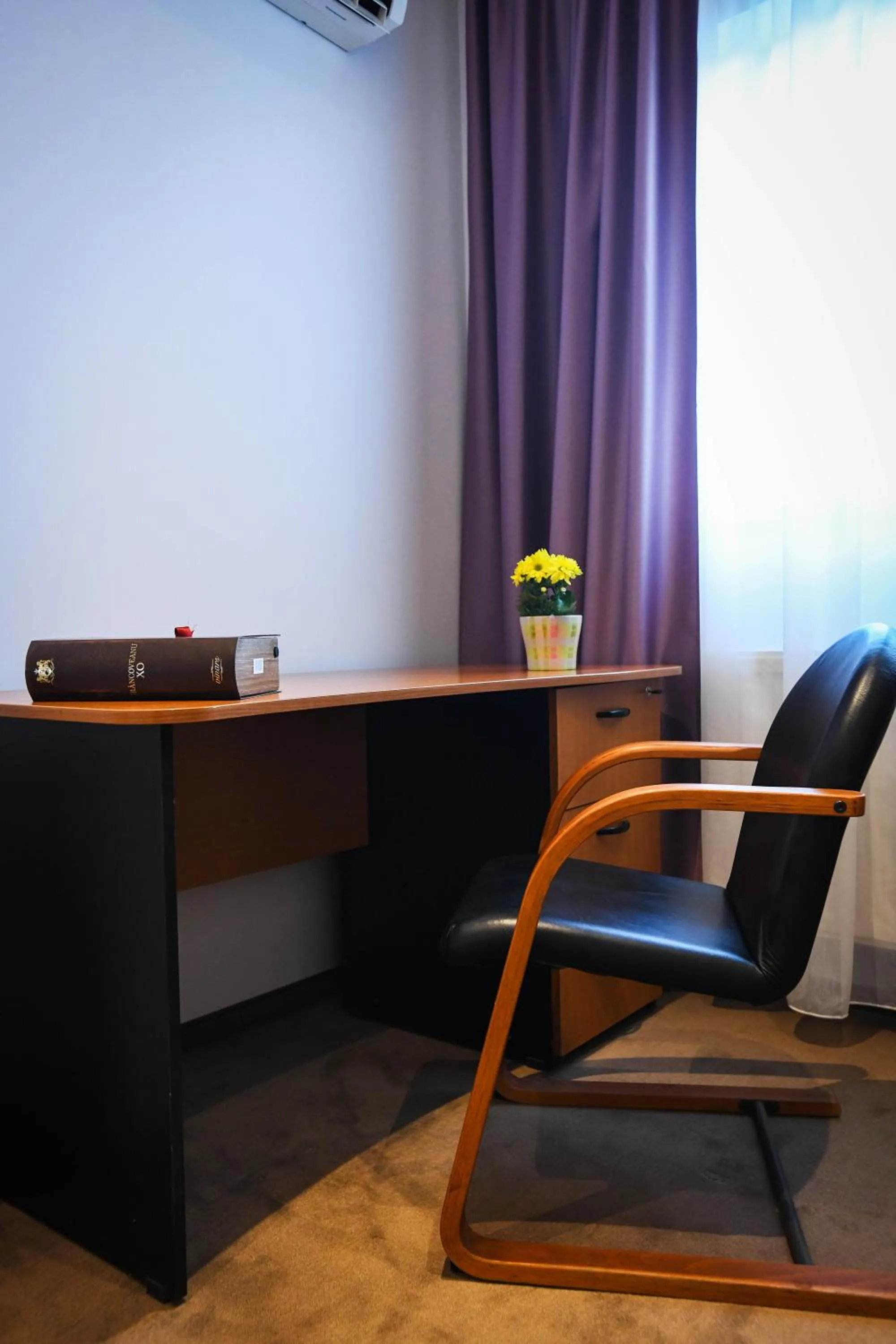 Seating area in Uni88 Apart Hotel