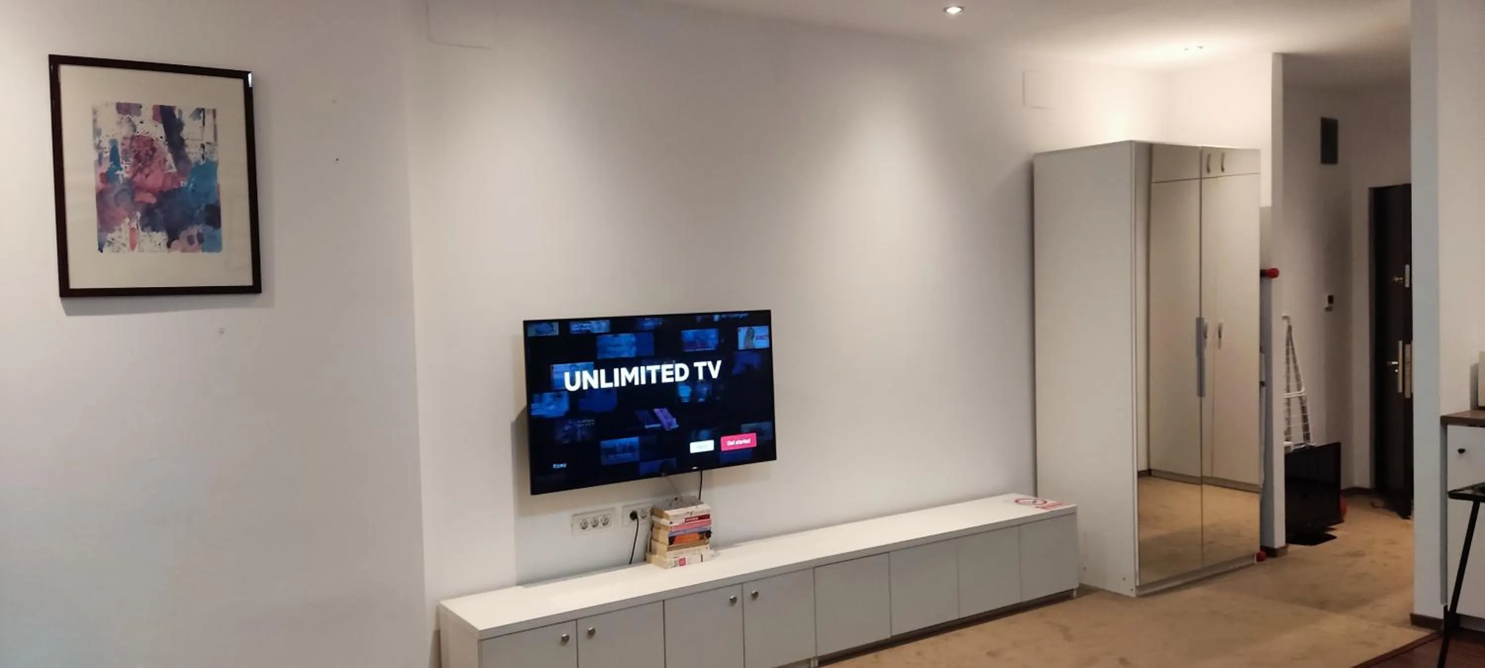 TV and multimedia in Uni88 Apart Hotel