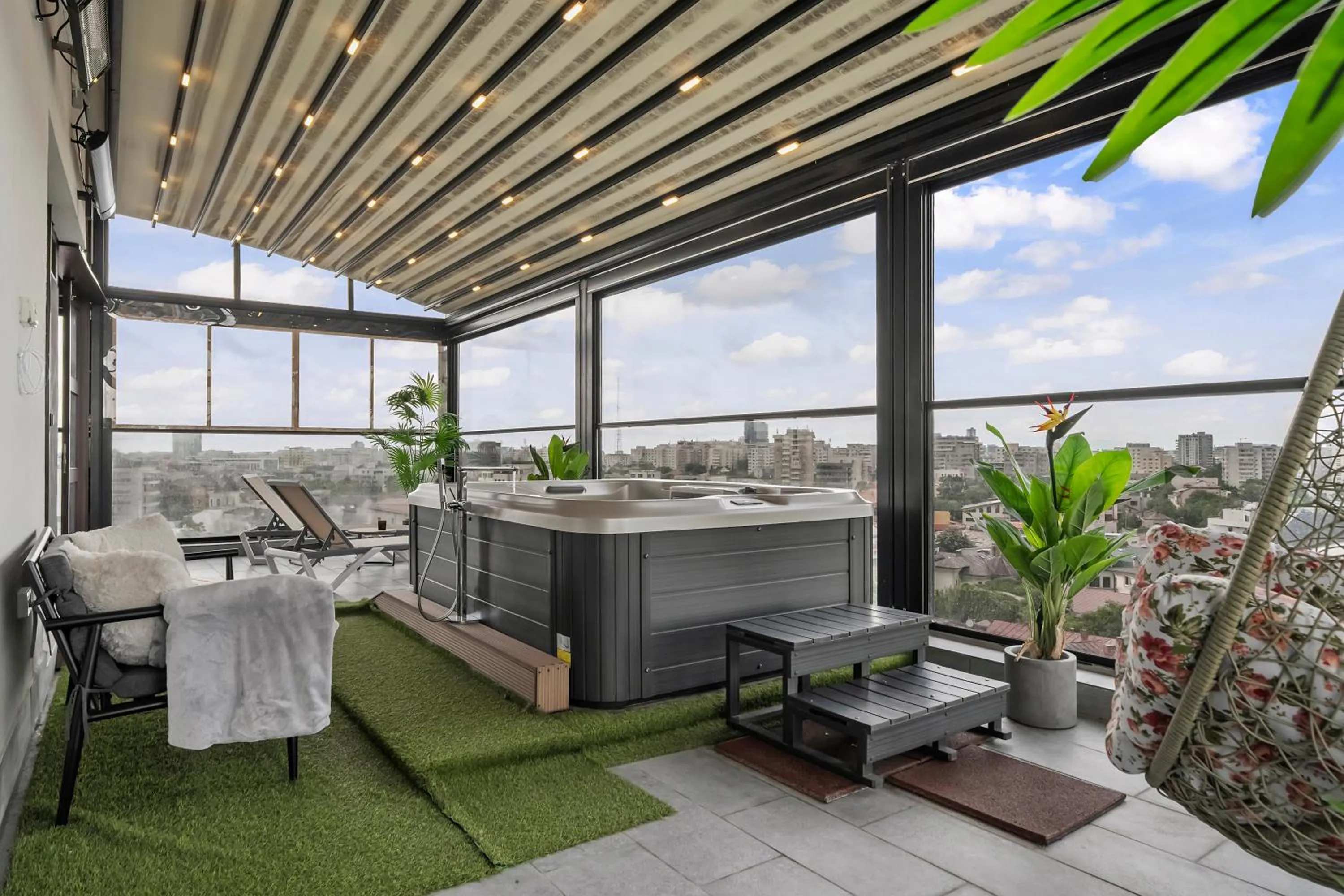 Hot Tub in Uni88 Apart Hotel