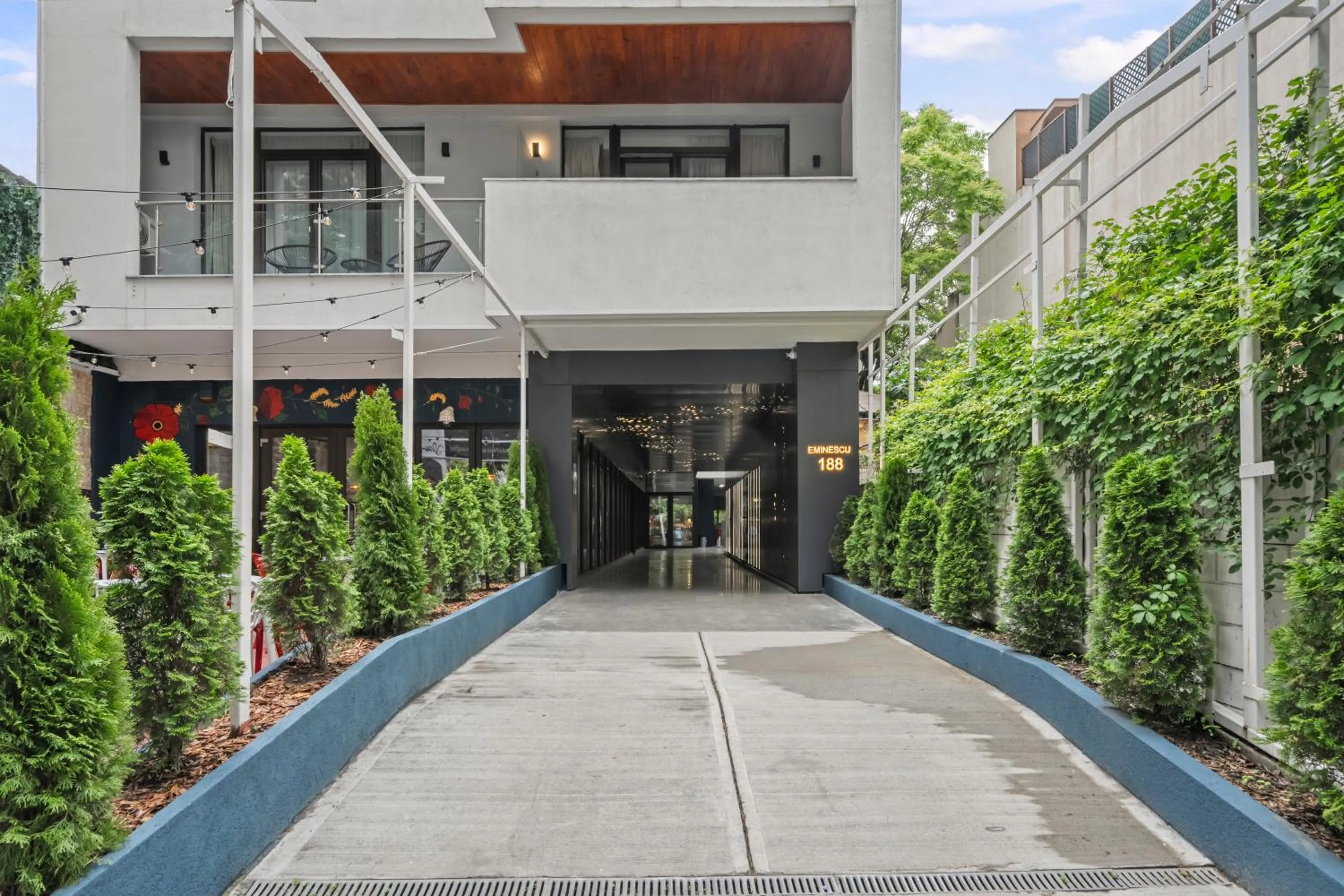 Property building in Uni88 Apart Hotel