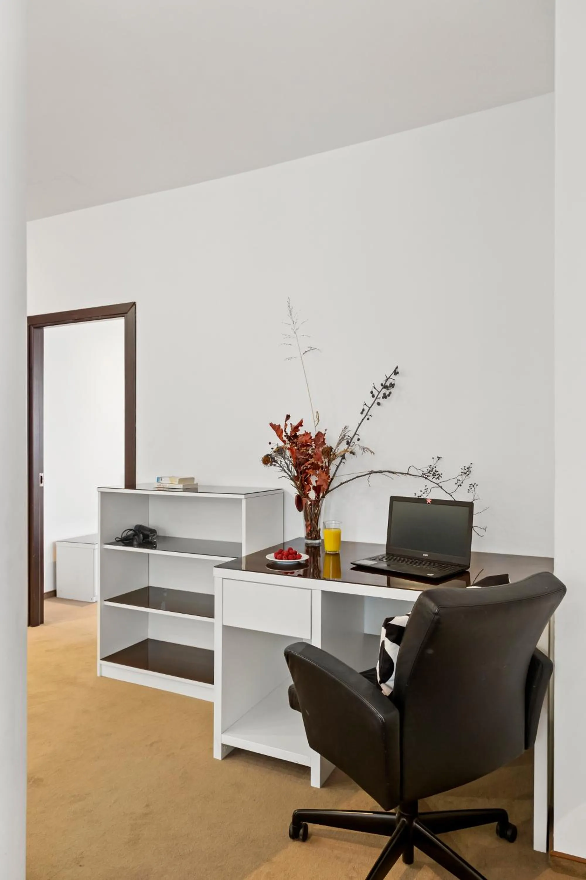 hair dresser in Uni88 Apart Hotel