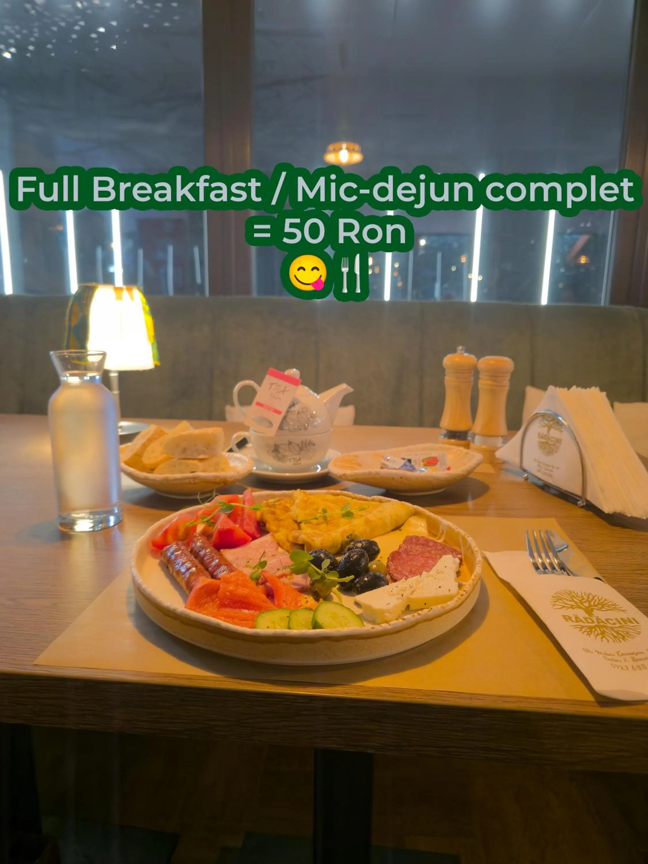 Dining area in Uni88 Apart Hotel