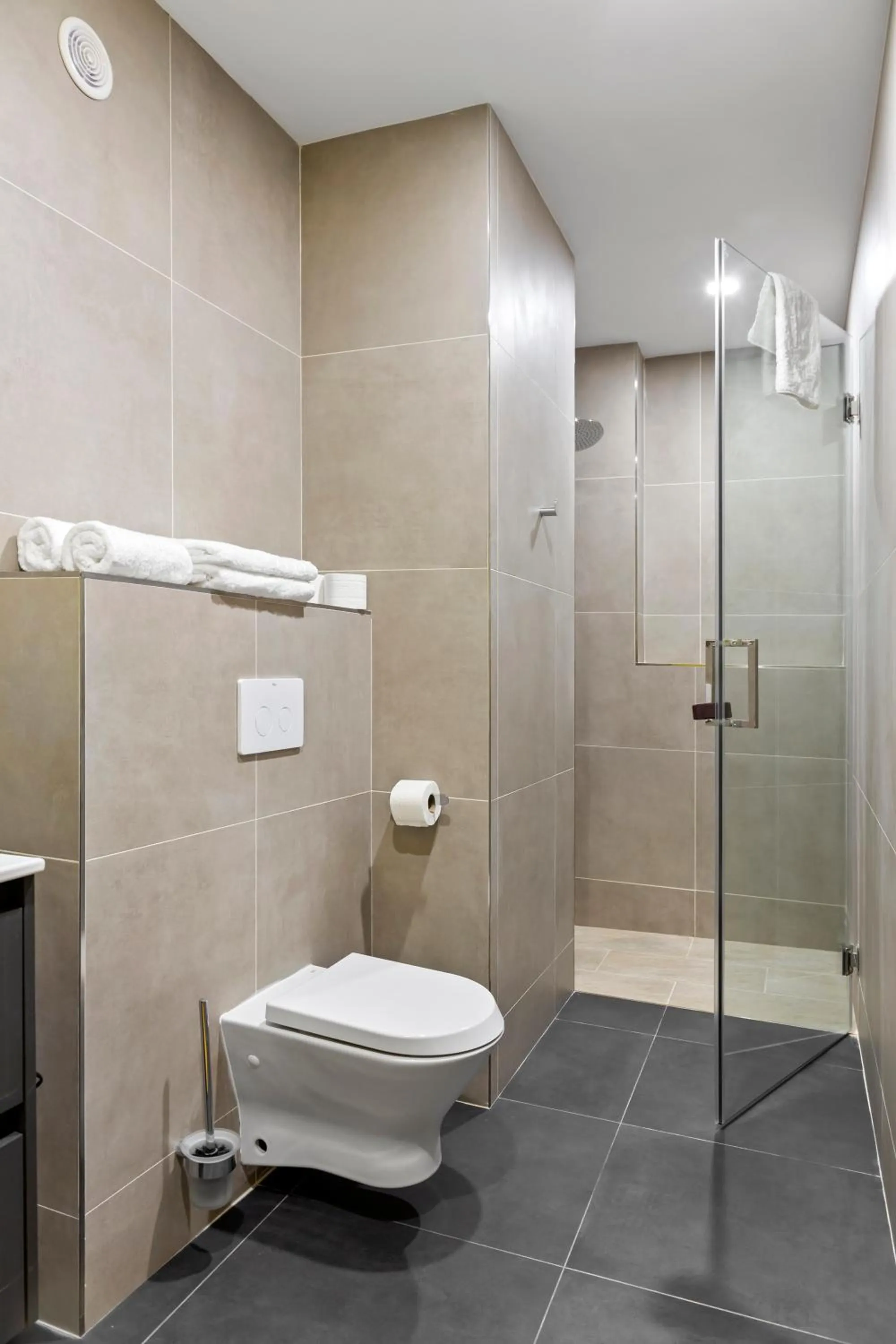 Shower in Uni88 Apart Hotel