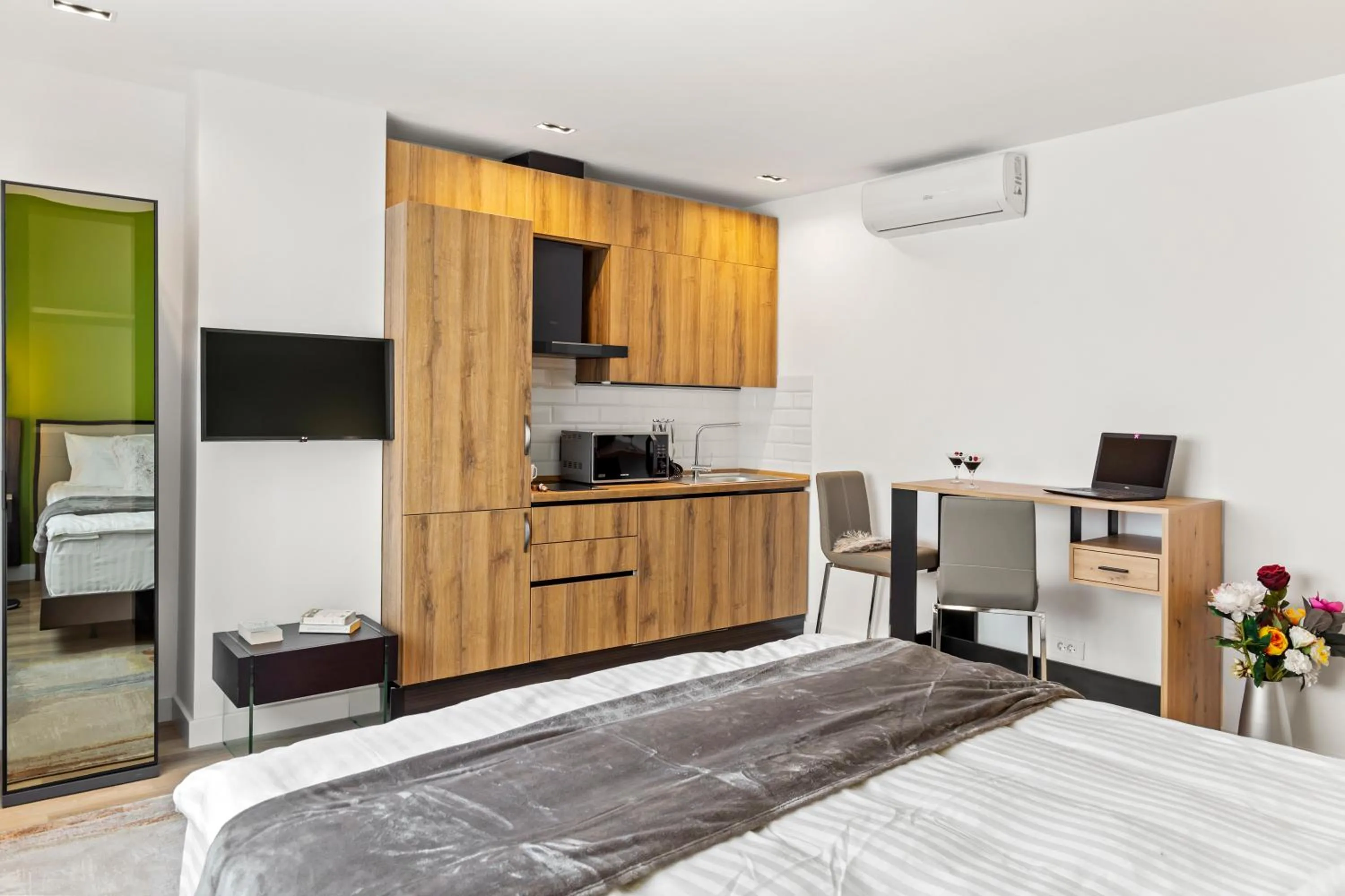 kitchen, Bed in Uni88 Apart Hotel