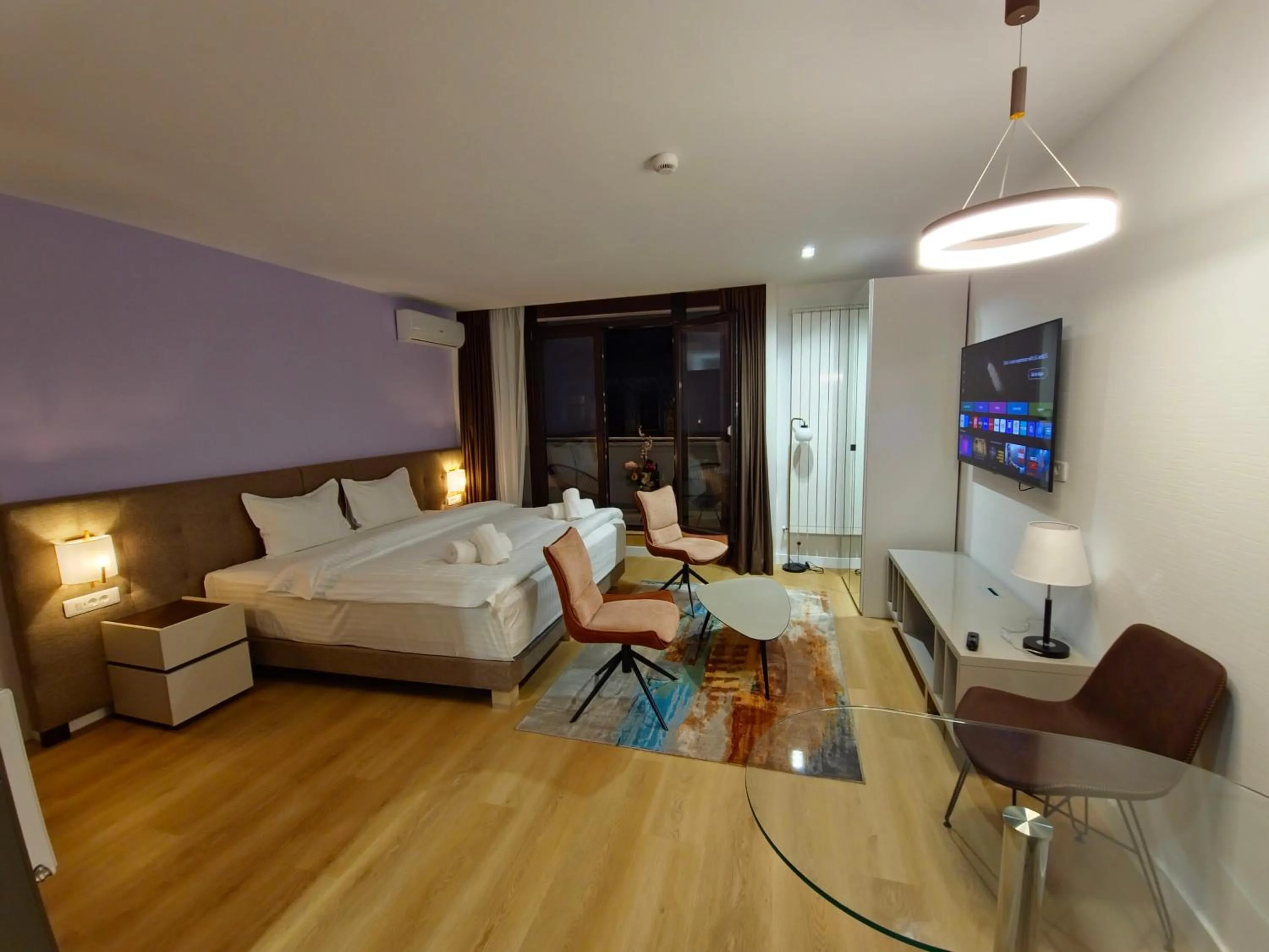 TV and multimedia, Bed in Uni88 Apart Hotel