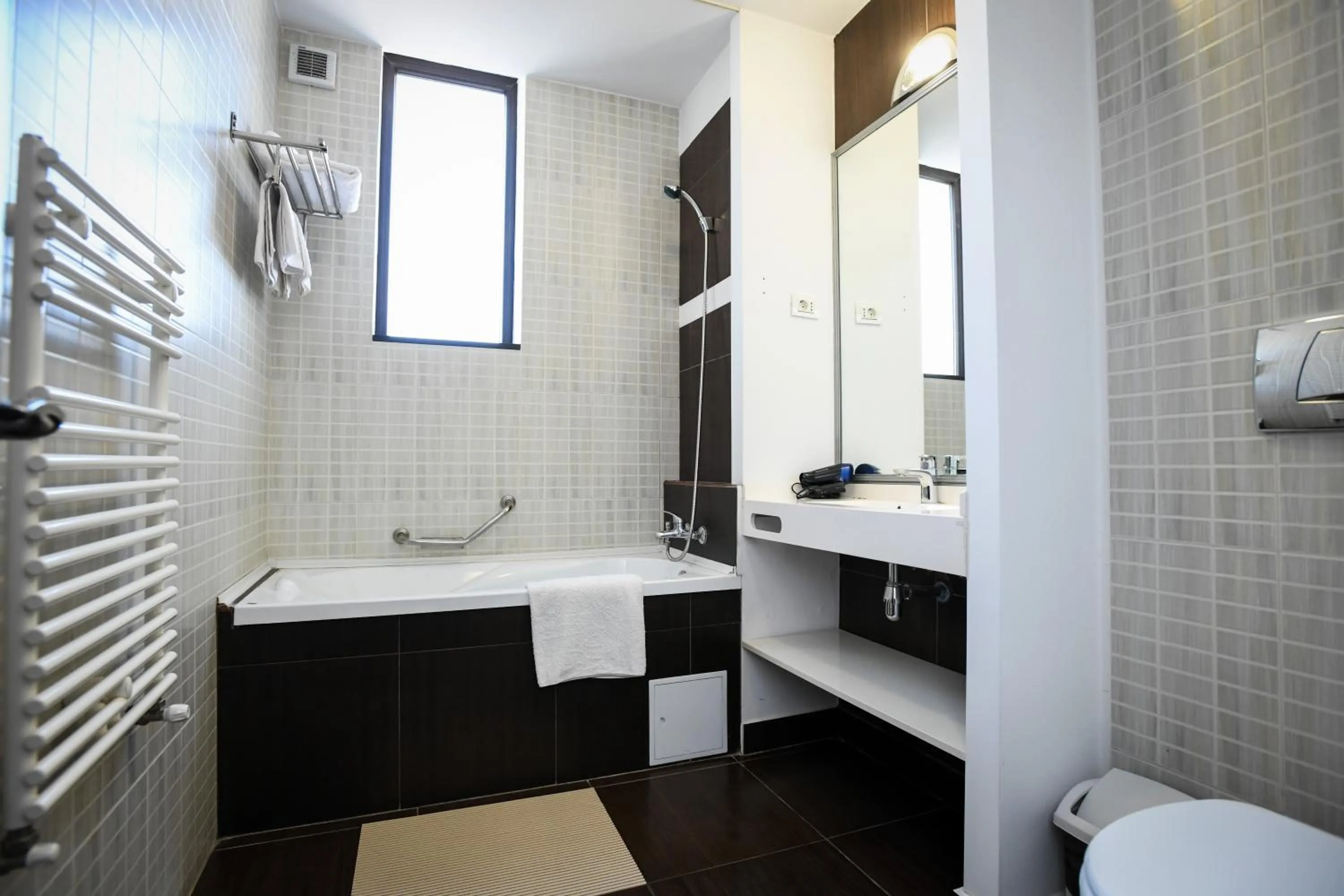 Toilet in Uni88 Apart Hotel