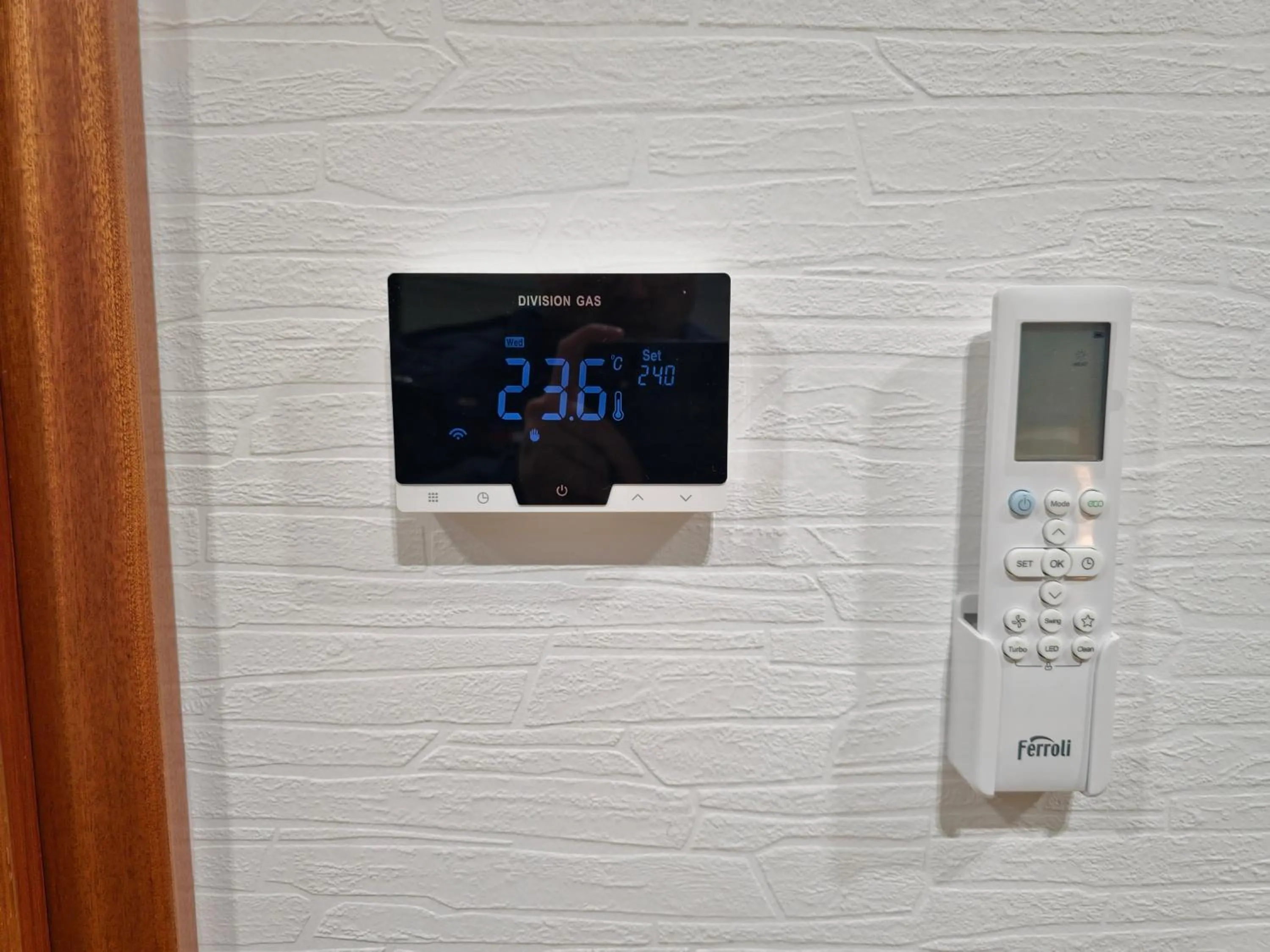 internet in Uni88 Apart Hotel