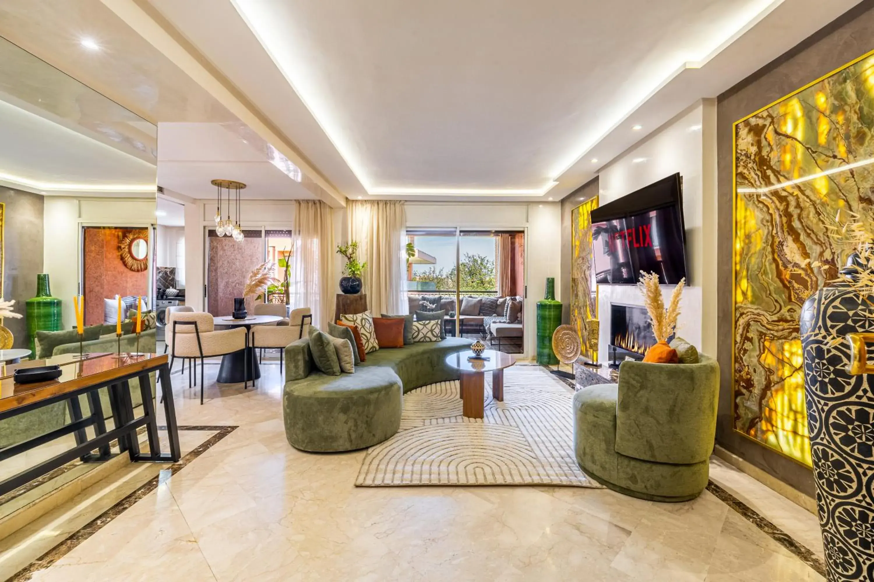 Luxury 2-Bedroom Apartment in Hivernage Pool Residence Near Casino Luxury 2-Bedroom Apartment in Hivernage Pool Residence Near Casino