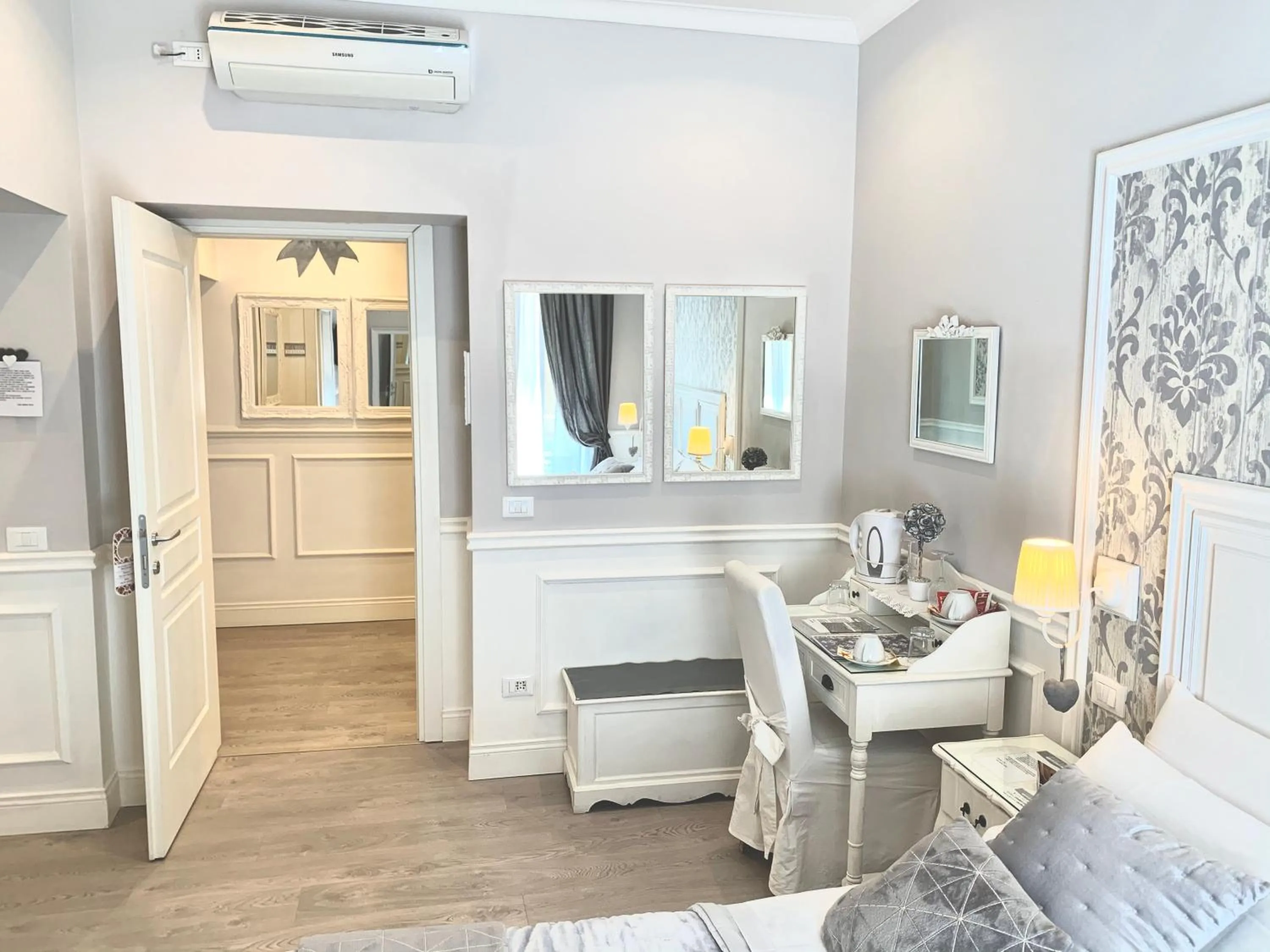 Photo of the whole room in Charme & Chic Prestige