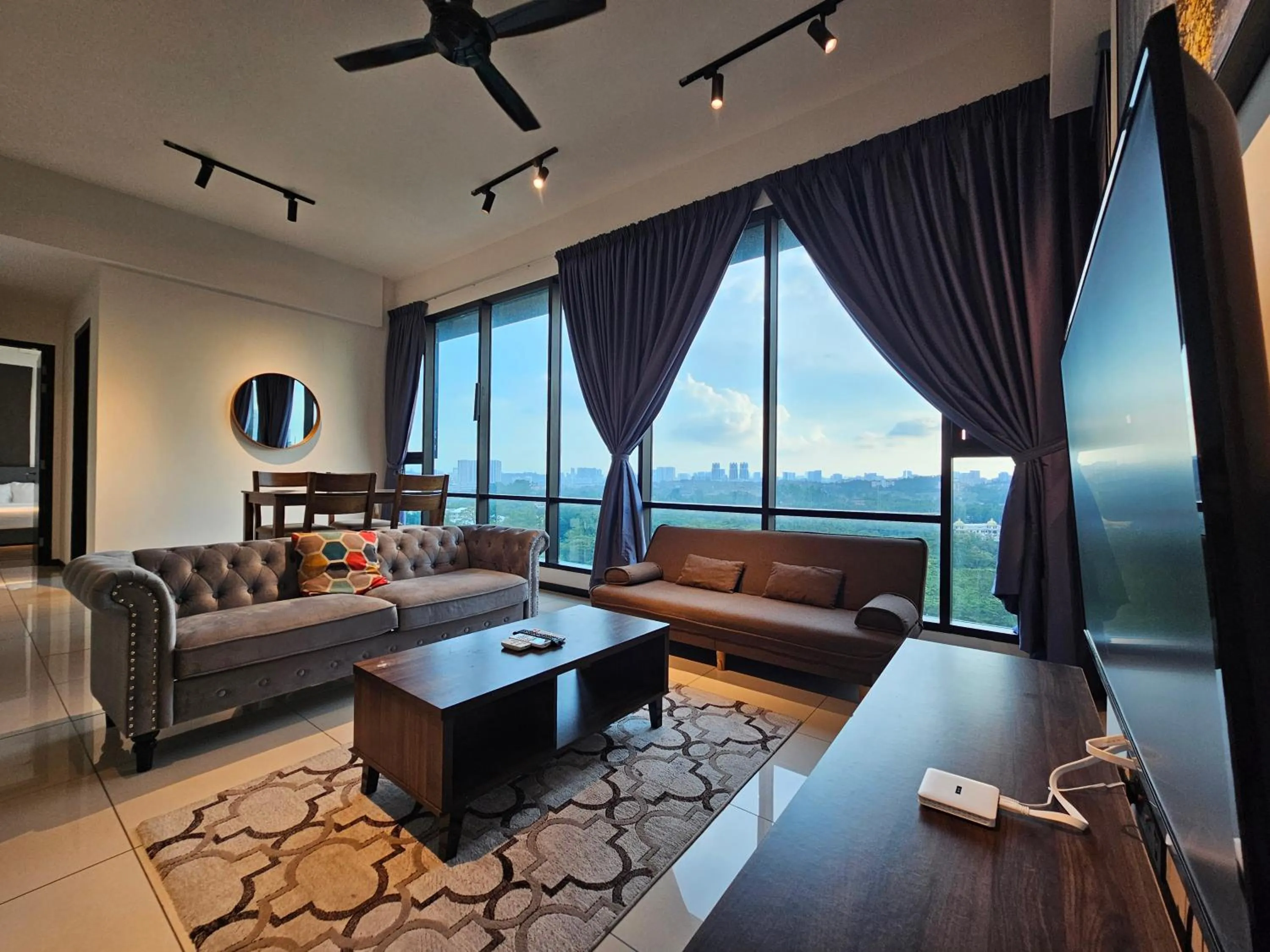 Three-Bedroom Deluxe Apartment in Opus Residences by Star Haven