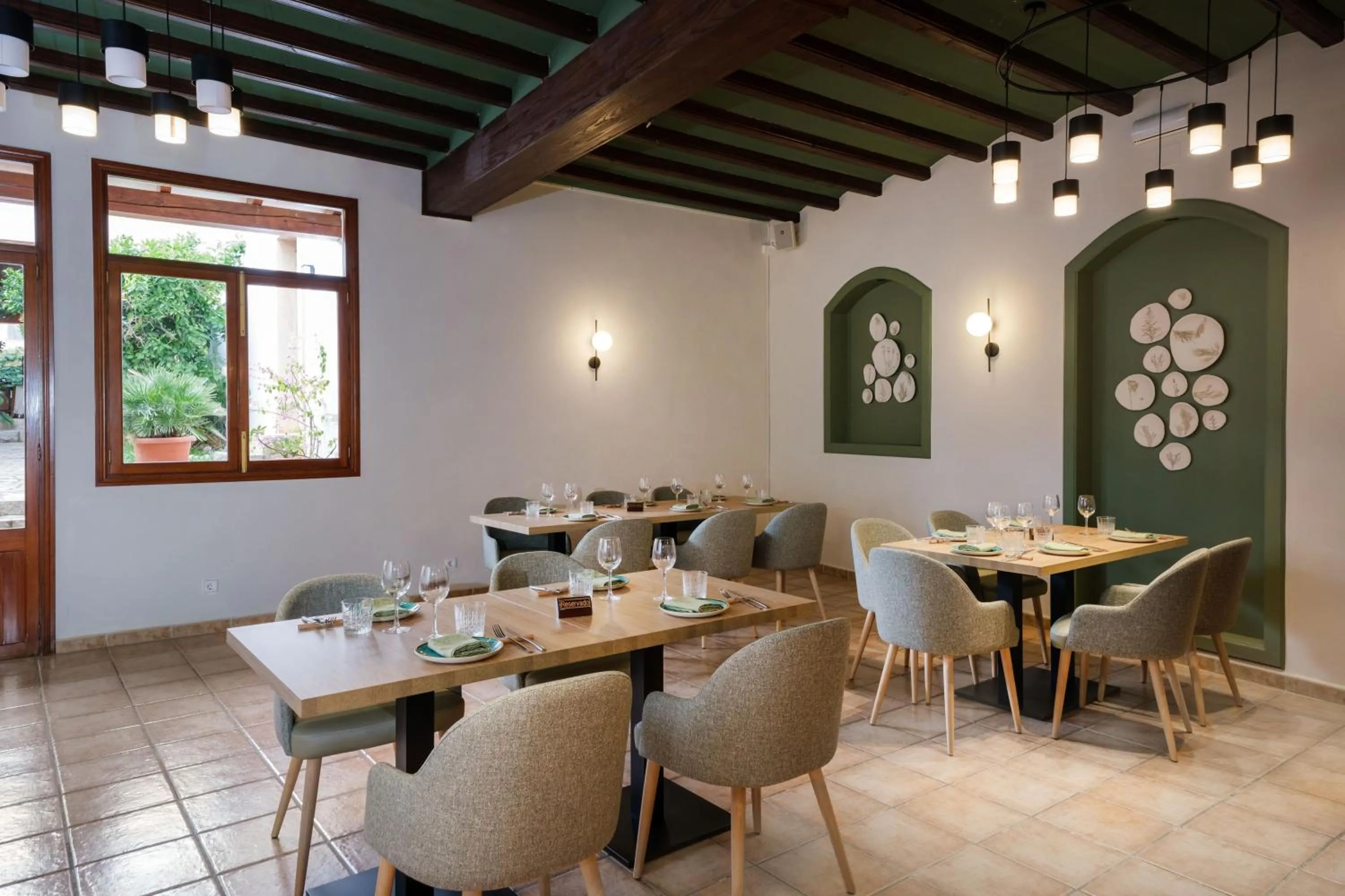 Restaurant/places to eat in Can Xim-Turismo de Interior