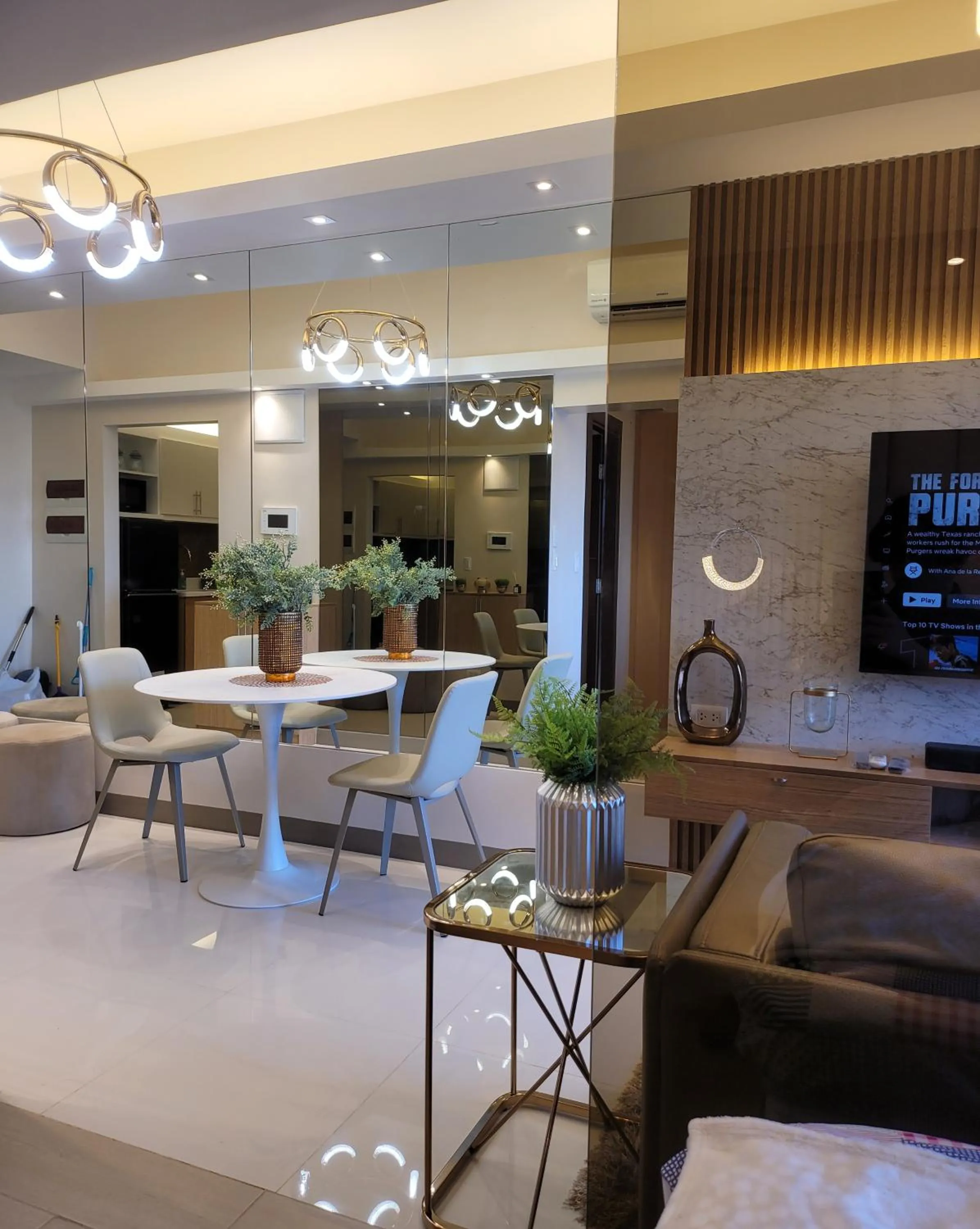 Uptown Parksuites Tower 2 BGC - Staycations Up Above 9