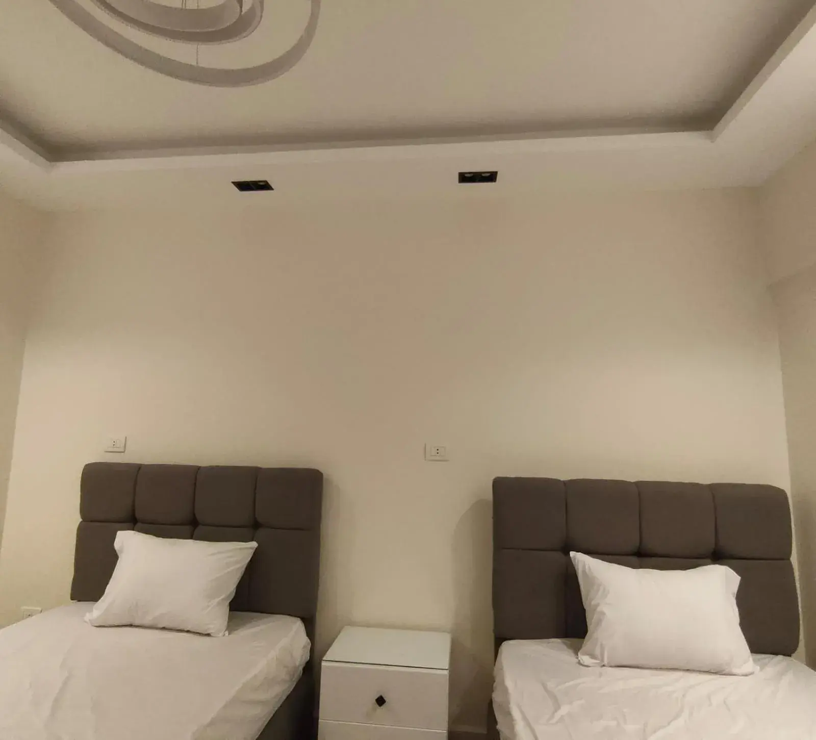 luxurious Downtown House near airport and Malls luxurious Downtown House near airport and Malls