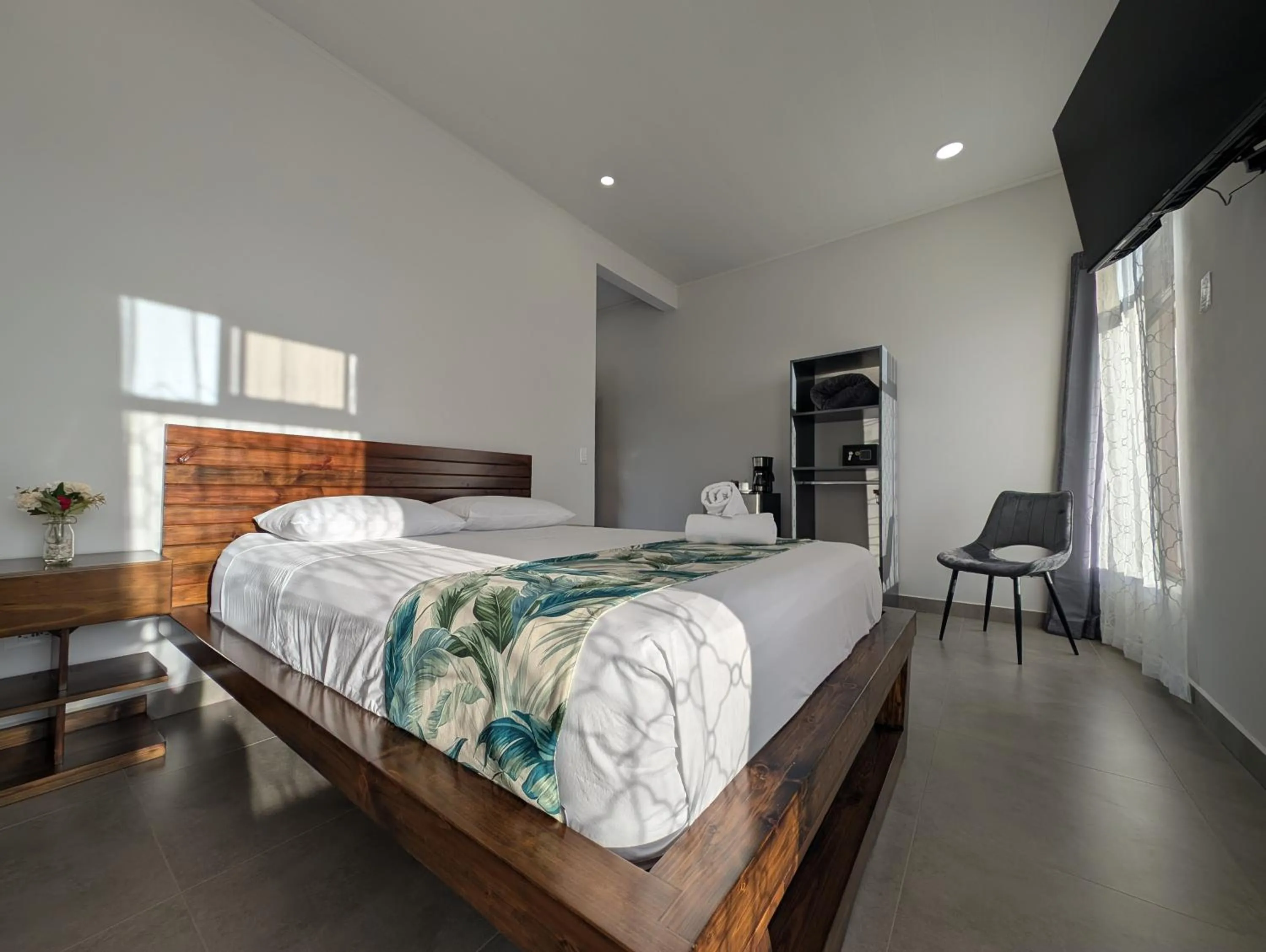 Standard Queen Room - single occupancy in Hotel Uvita Forest