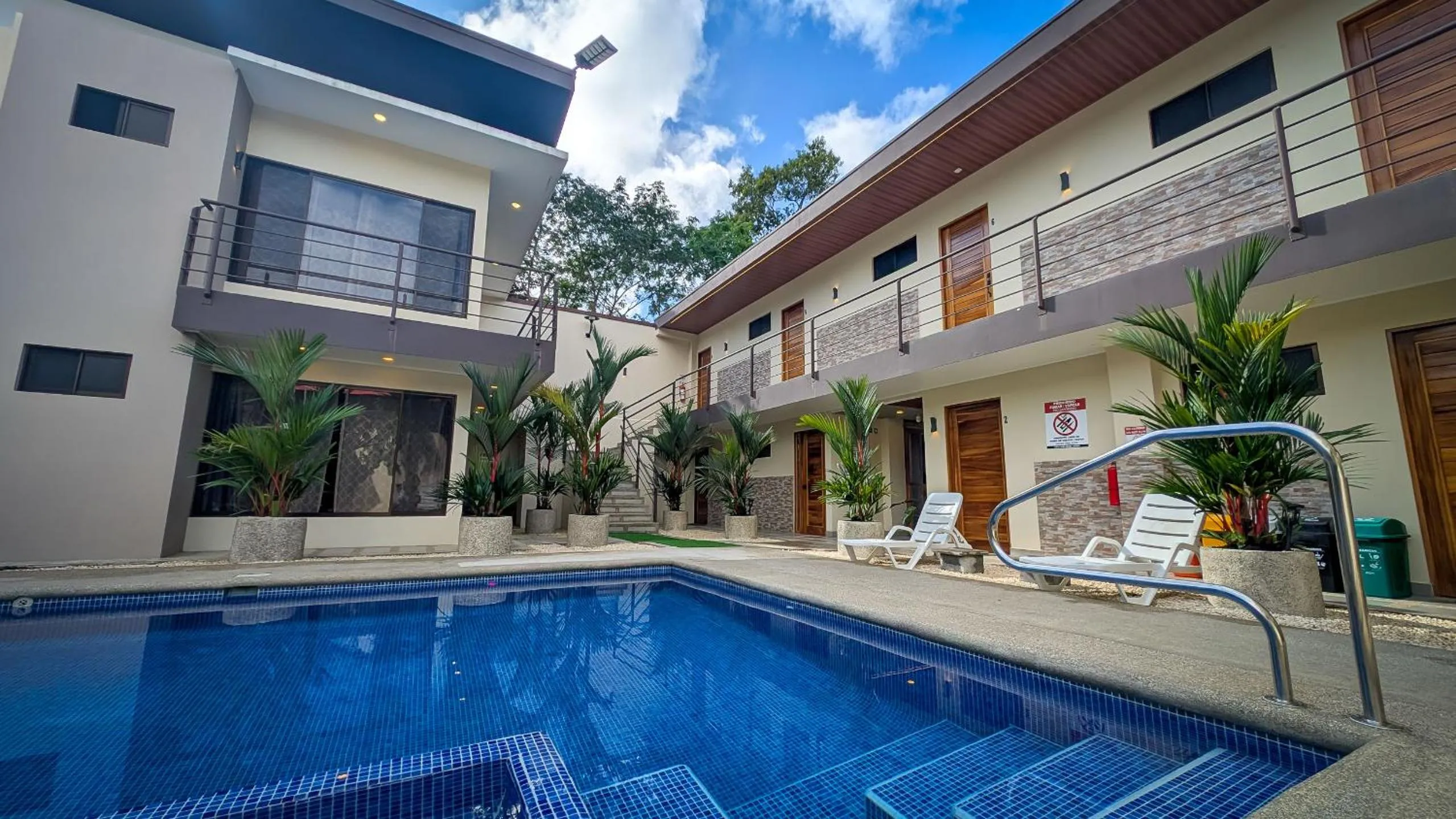 Superior Queen Room - single occupancy in Hotel Uvita Forest