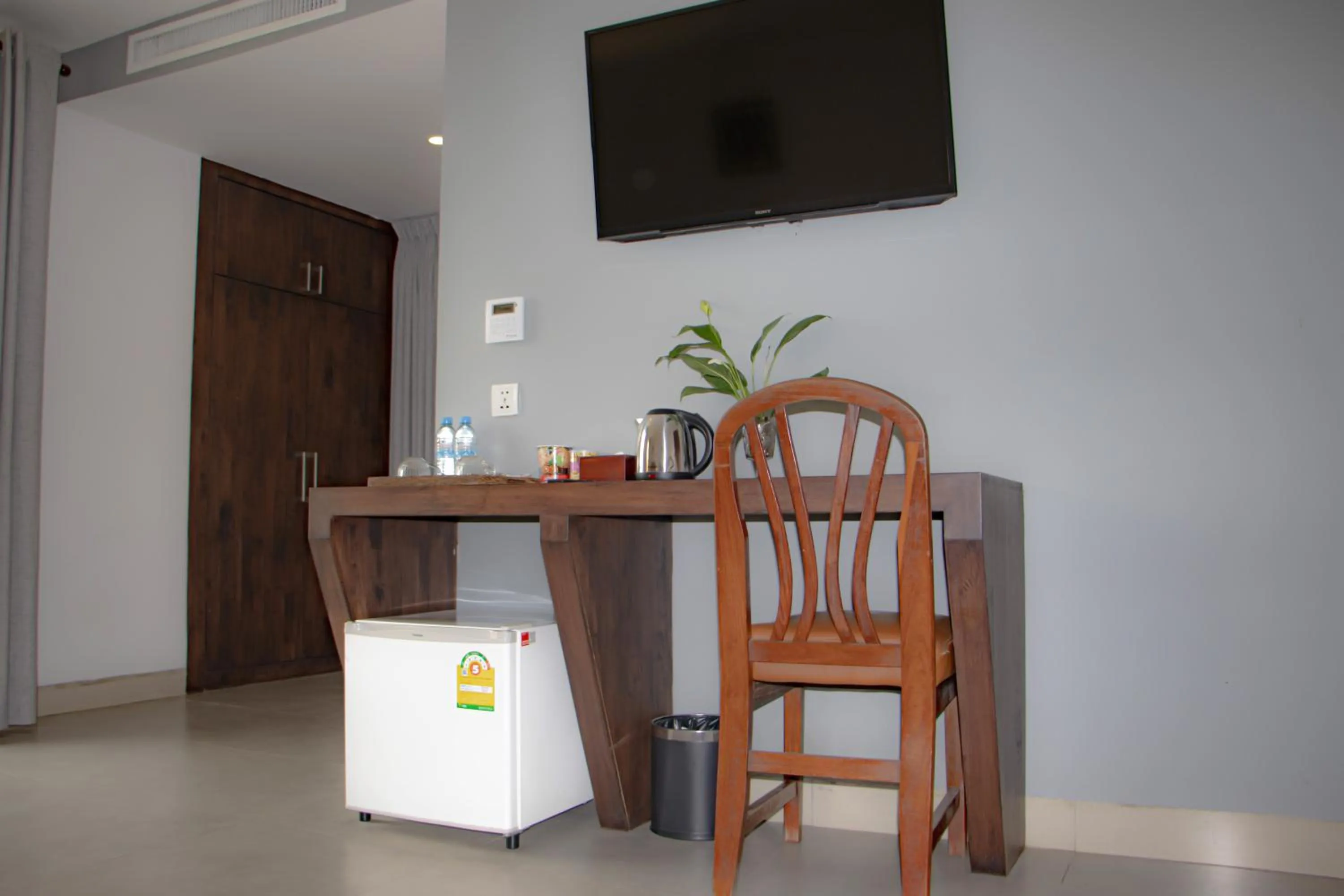 minibar in Vrest Hotel