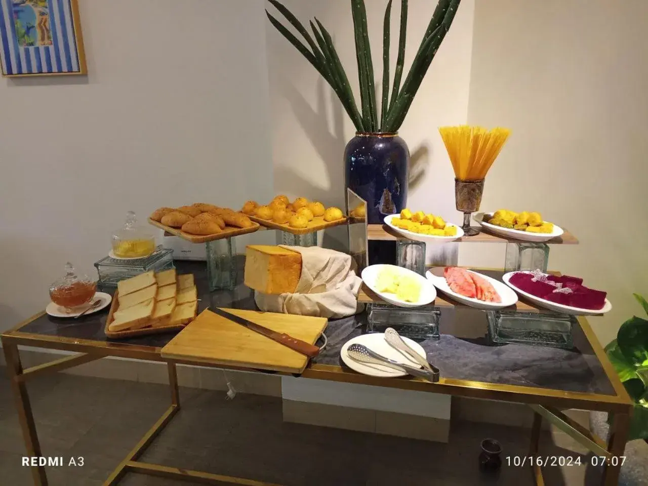 Restaurant/places to eat in Vrest Hotel Restaurant/places to eat in Vrest Hotel