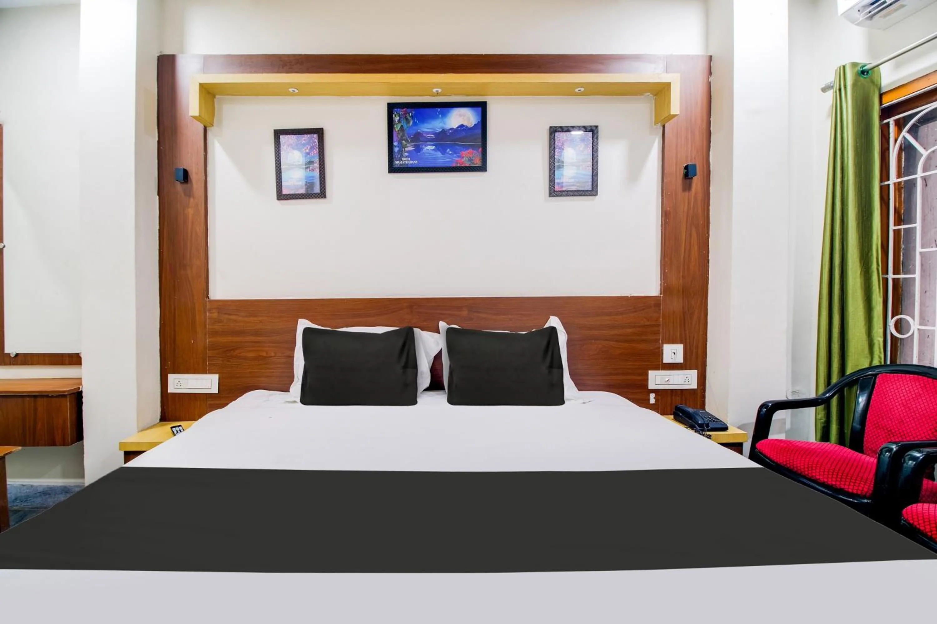 Bedroom, Bed in Super Hotel O Gurudwara Near RTC Complex