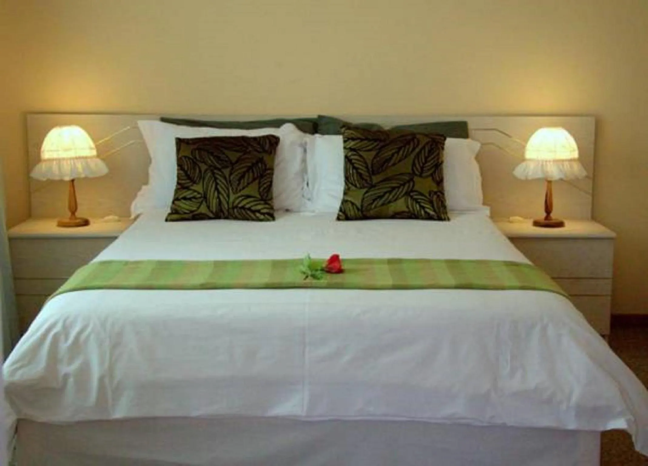 Bed in Dolphins View Self Catering Guesthouse