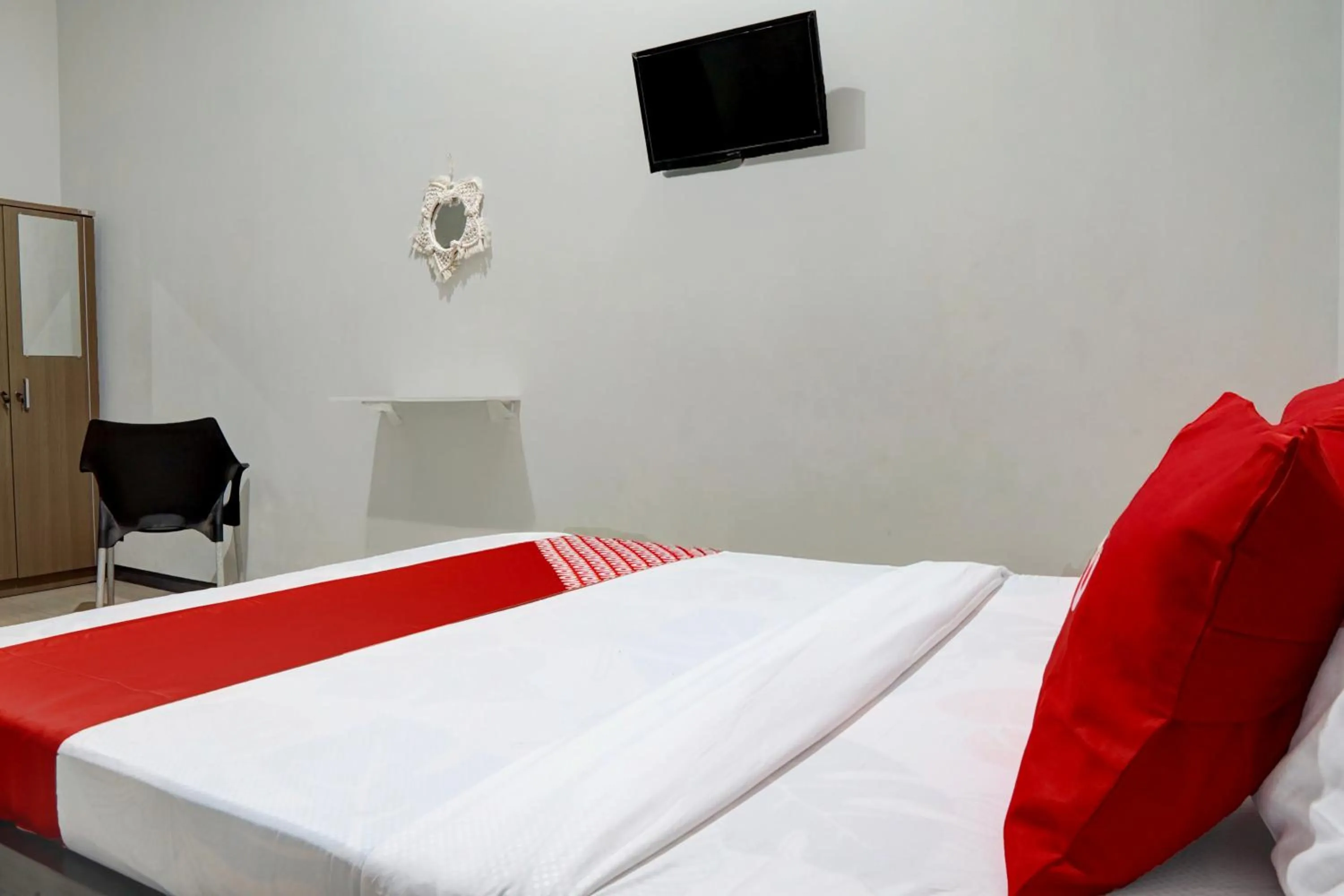 Bedroom, Bed in Hotel O MIOXIO Syariah Kost