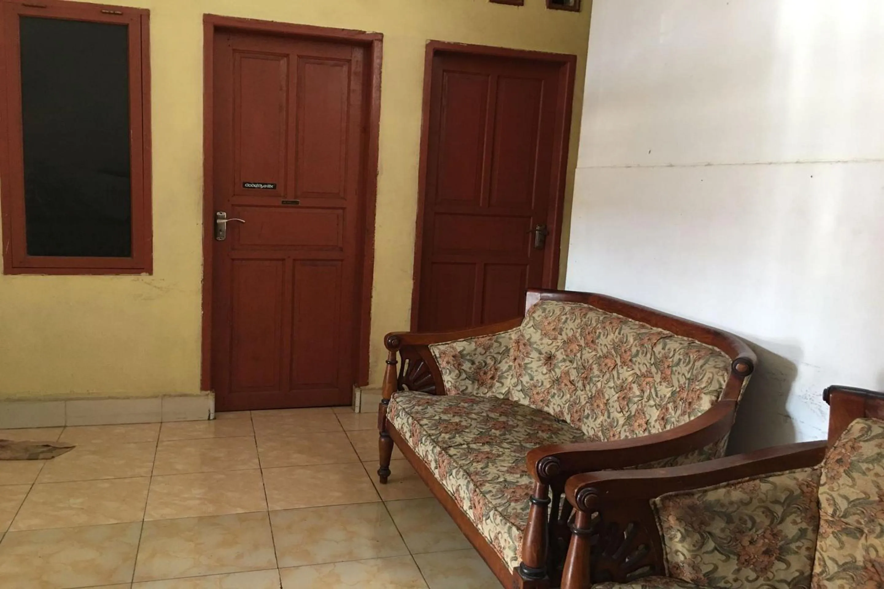 Lobby or reception in Hotel O Anda Kost 2 Near Lapangan Syech Yusuf Discovery