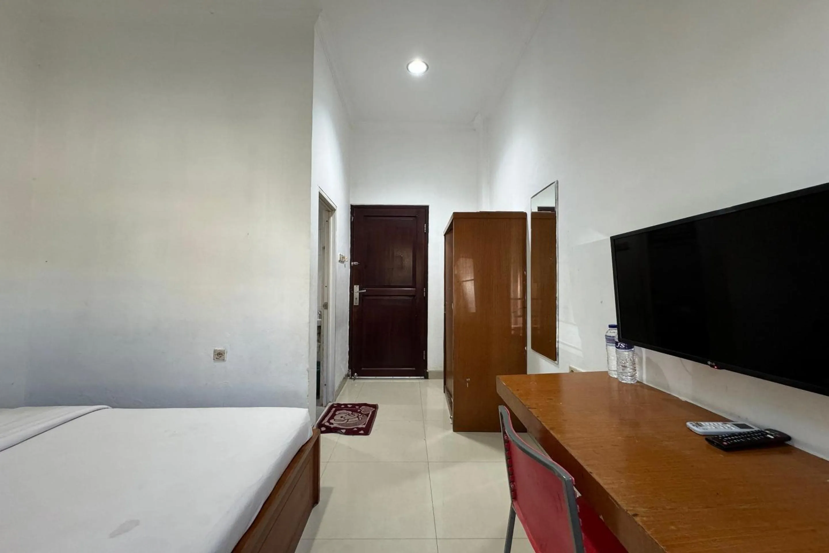 Bedroom, Bed in Hotel O Ezhar Boka Homestay Near GOR Sulis Bulutangkis