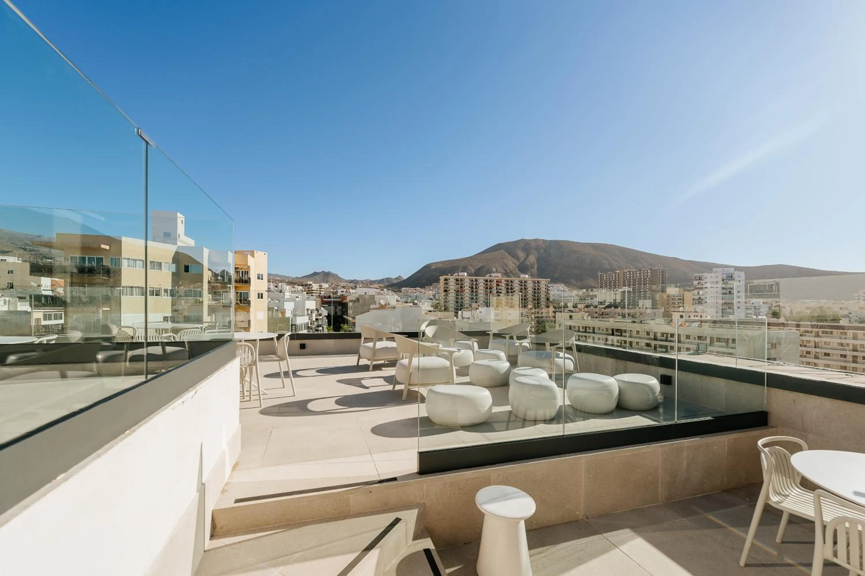 Day in Hotel Reveron Plaza