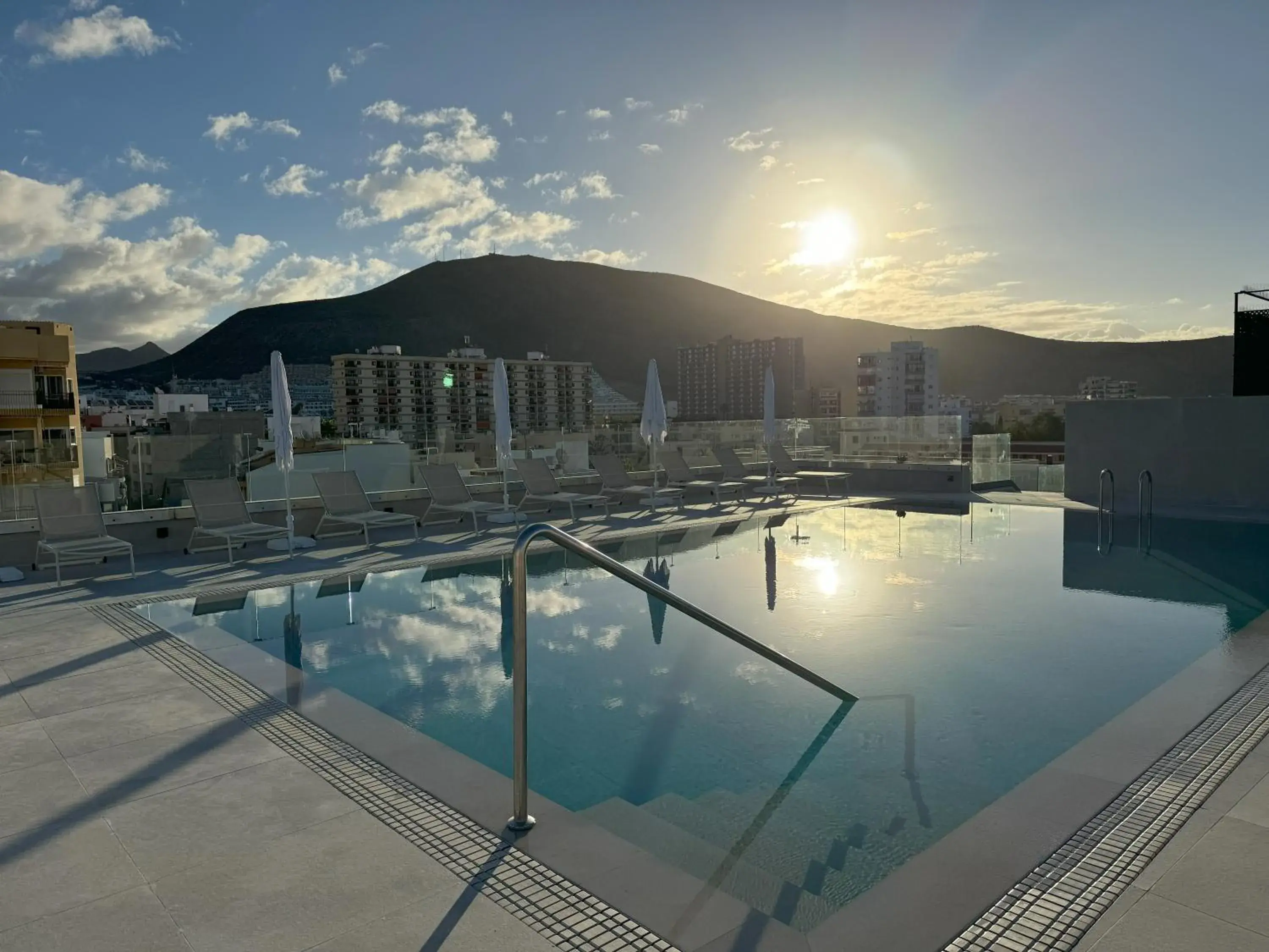 Swimming pool in Hotel Reveron Plaza Swimming pool in Hotel Reveron Plaza
