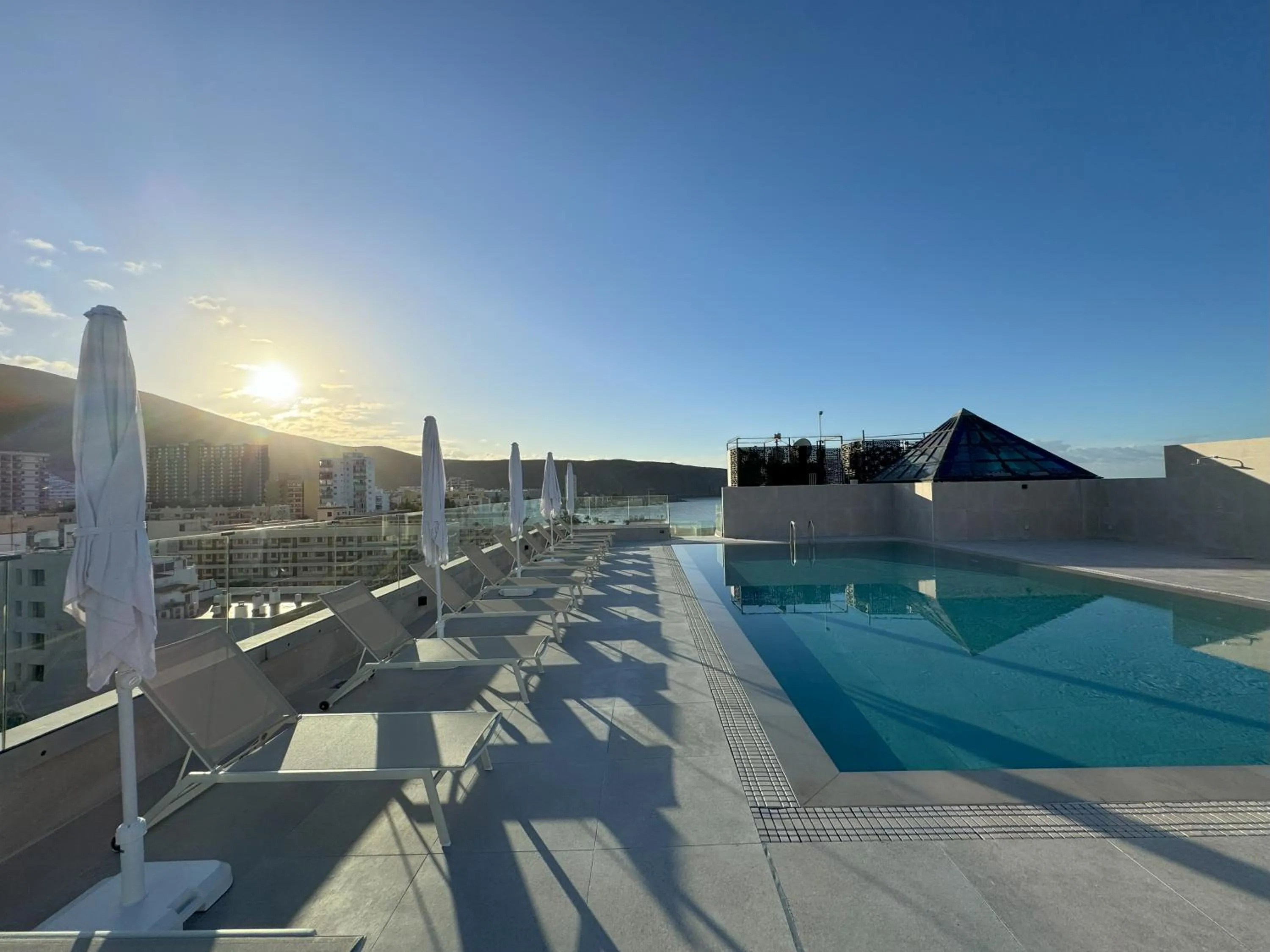 Swimming pool in Hotel Reveron Plaza