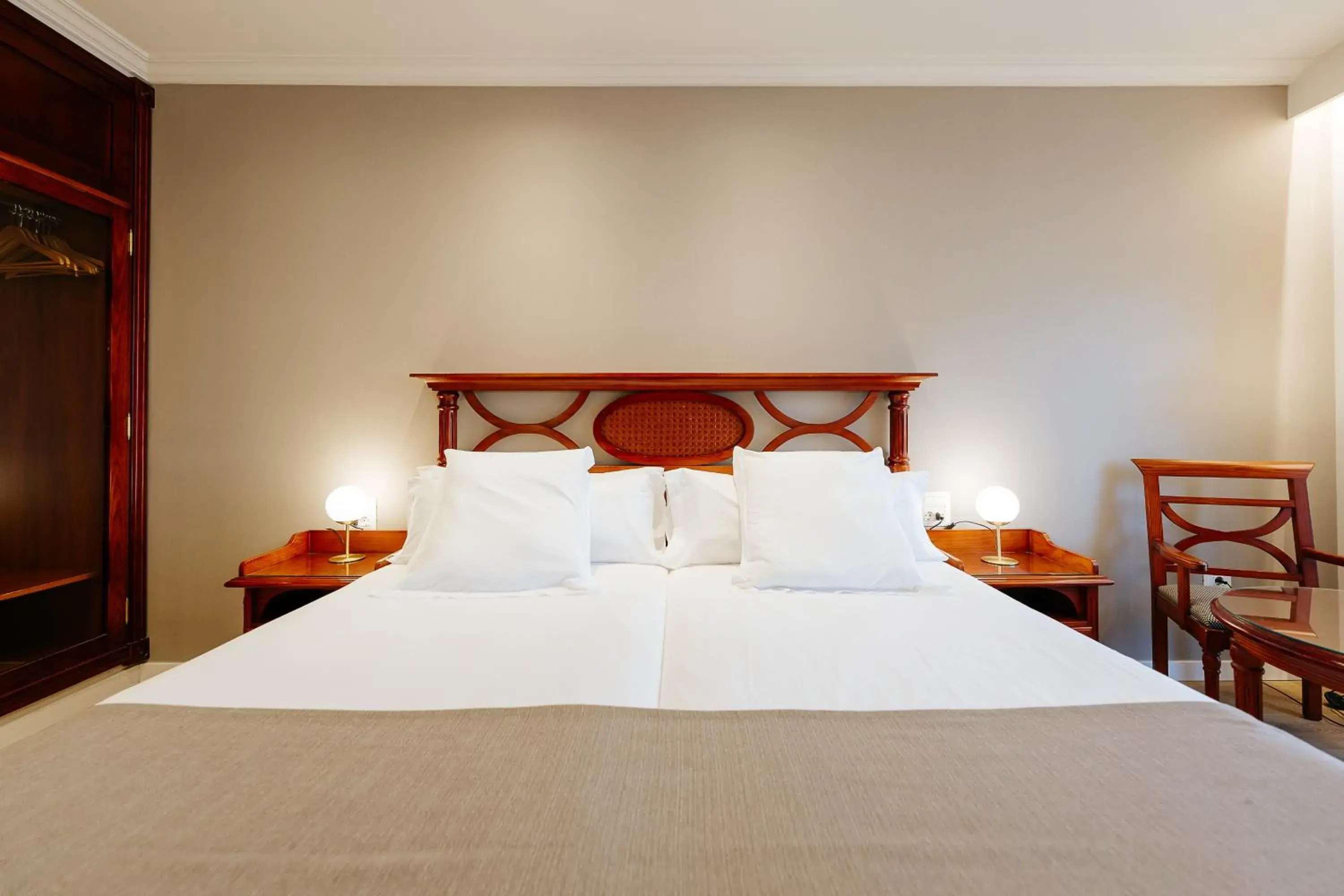 Bed in Hotel Reveron Plaza Bed in Hotel Reveron Plaza