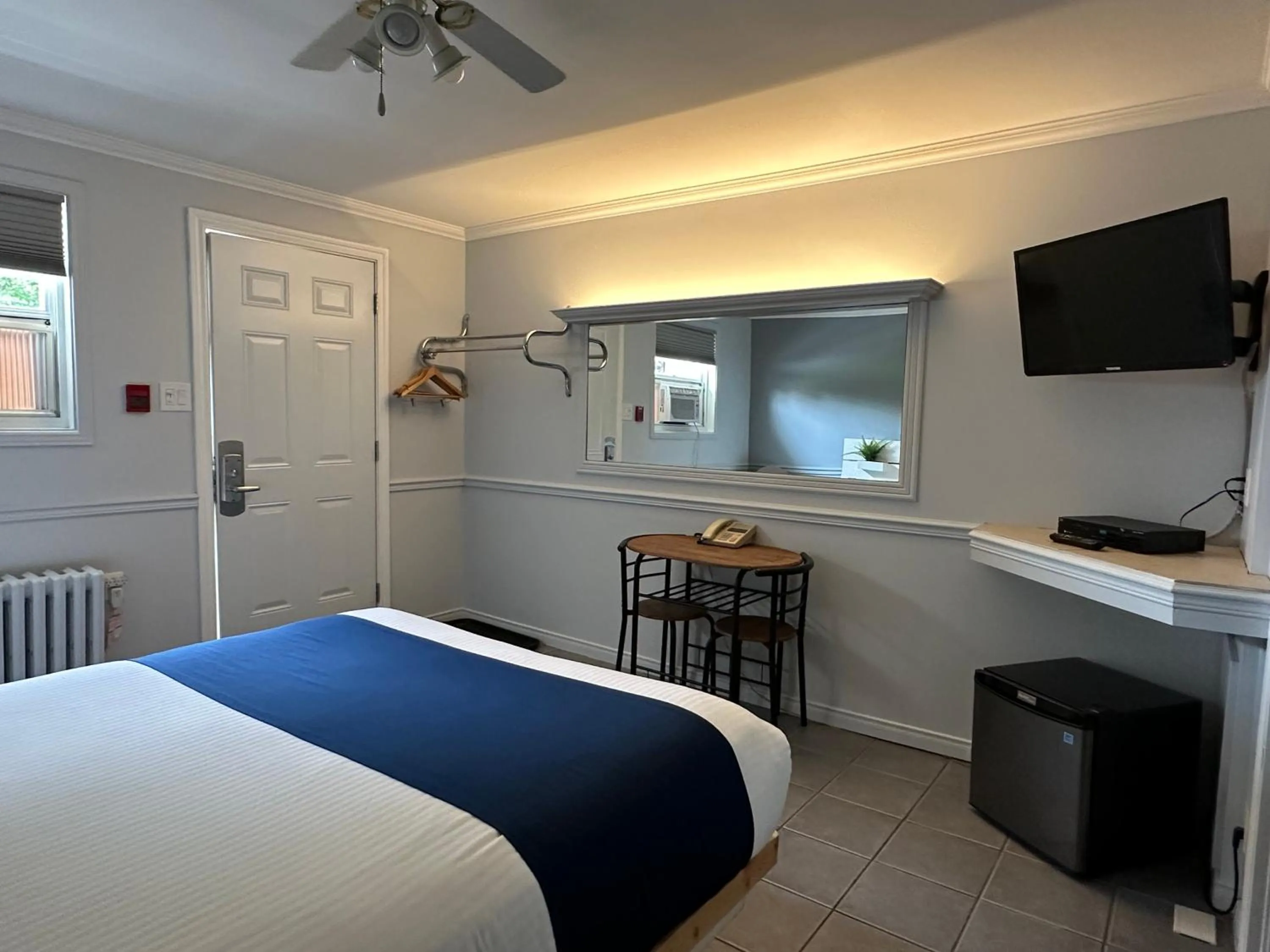 Bed in Motel Le Refuge