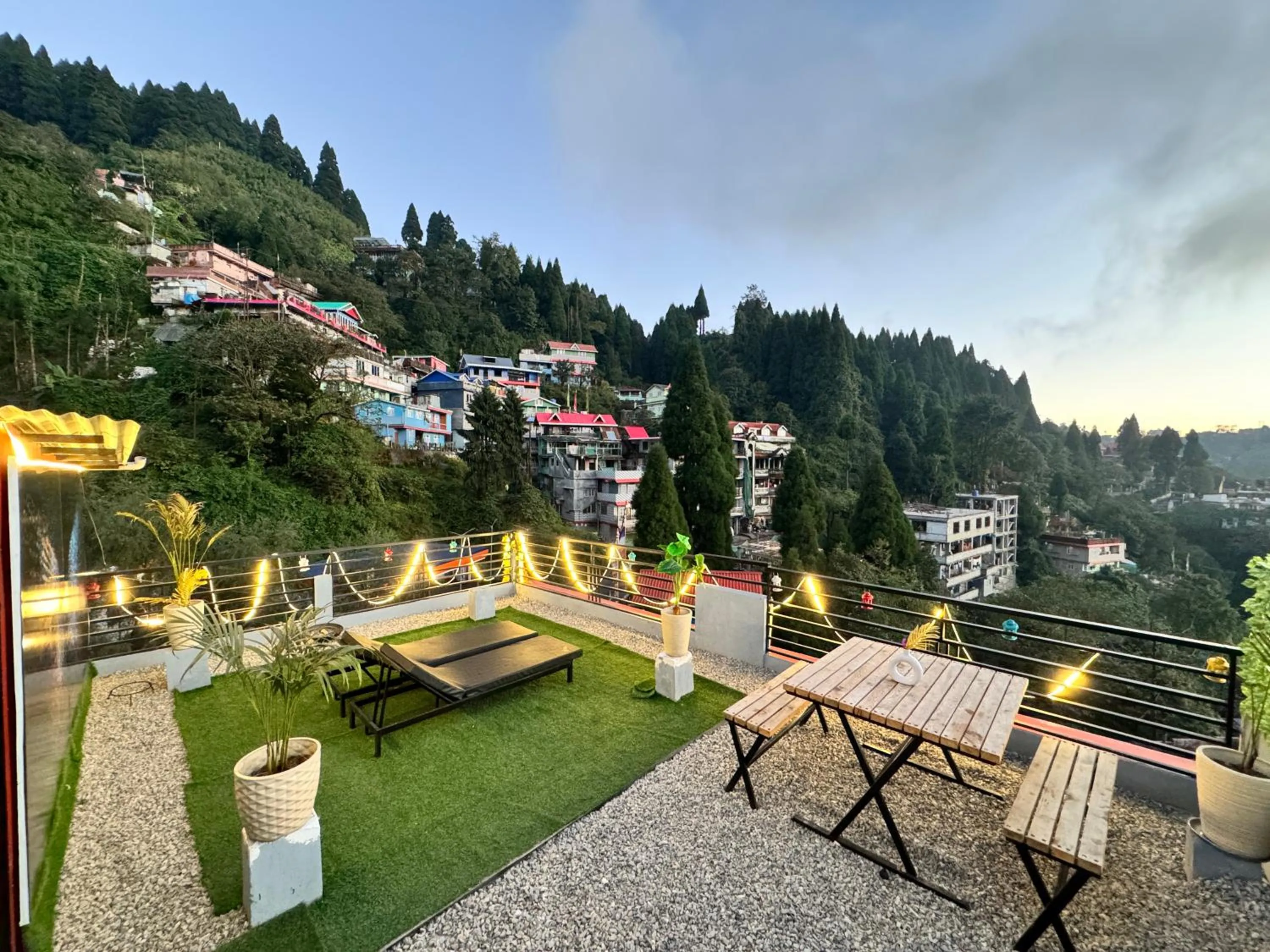 Property building in Darjeeling Hillside Inn