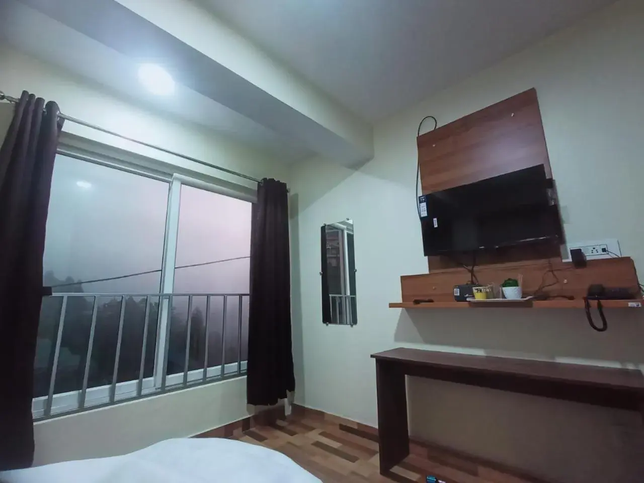 Bedroom, Bed in Darjeeling Hillside Inn Bedroom, Bed in Darjeeling Hillside Inn