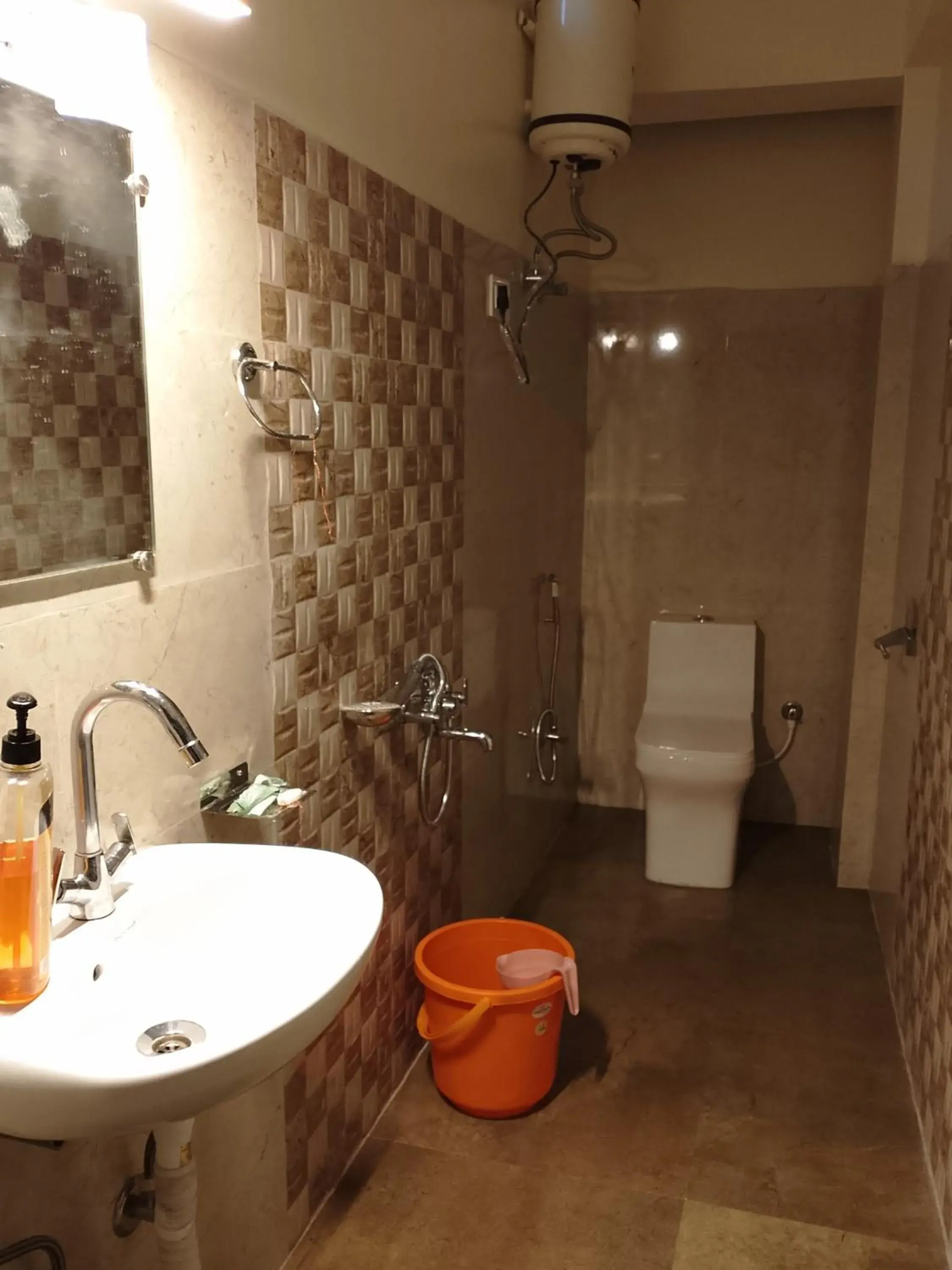 Bathroom in Darjeeling Hillside Inn Bathroom in Darjeeling Hillside Inn