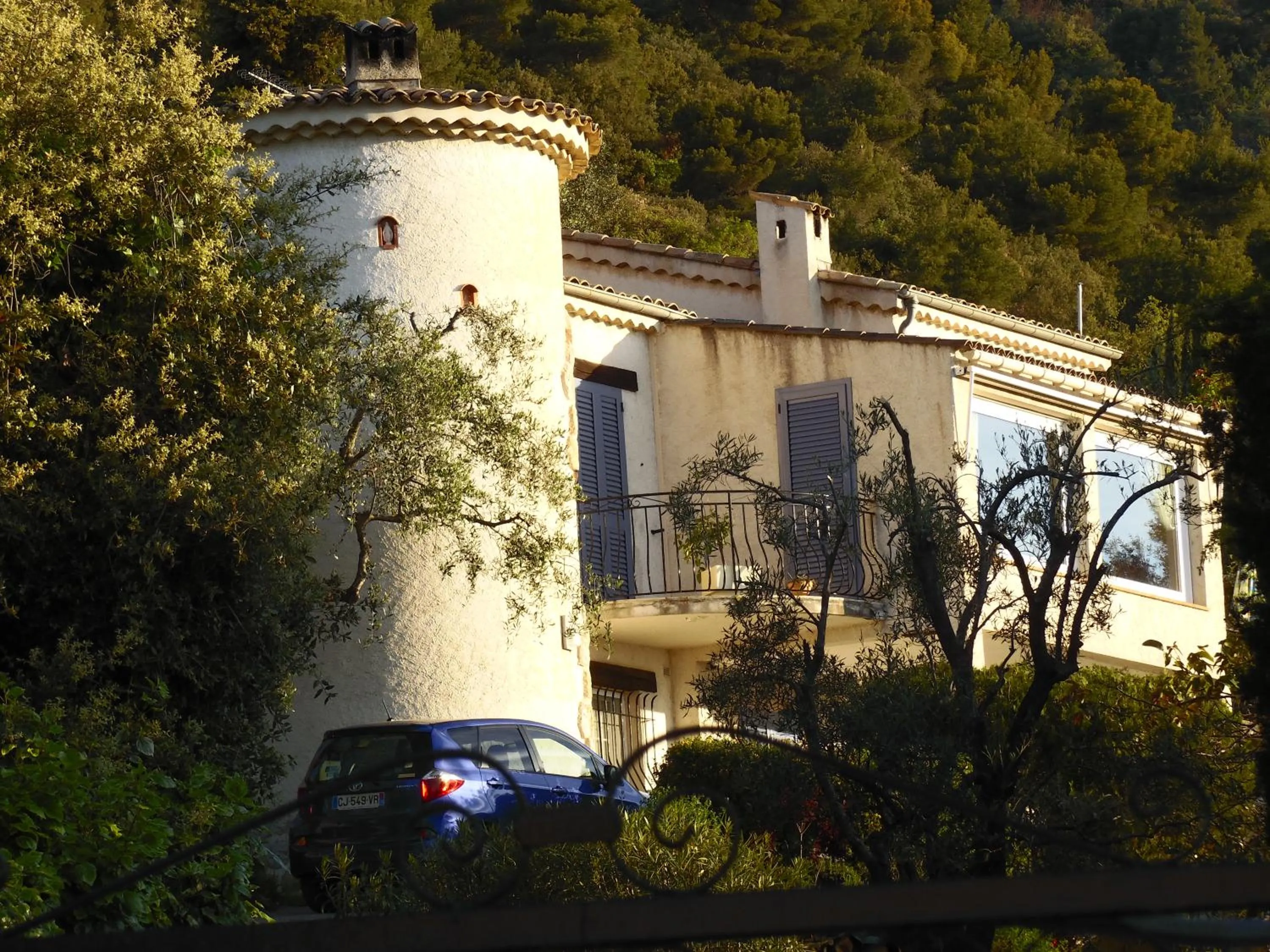 Facade/entrance in La Tourrette