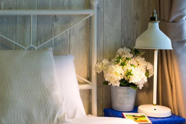 Decorative detail, Bed in Baan Sandao D201