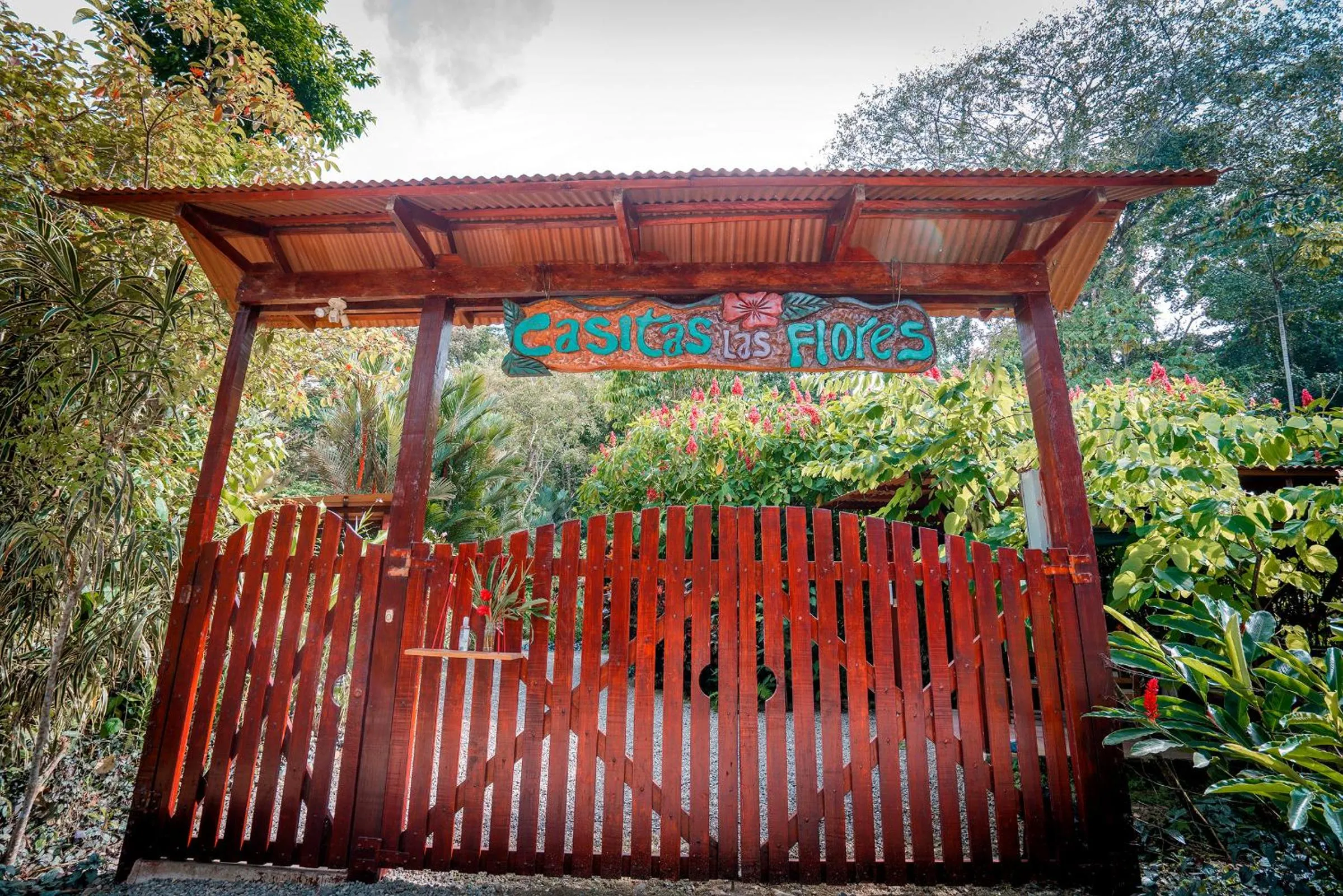 Facade/entrance in Casitas Las Flores