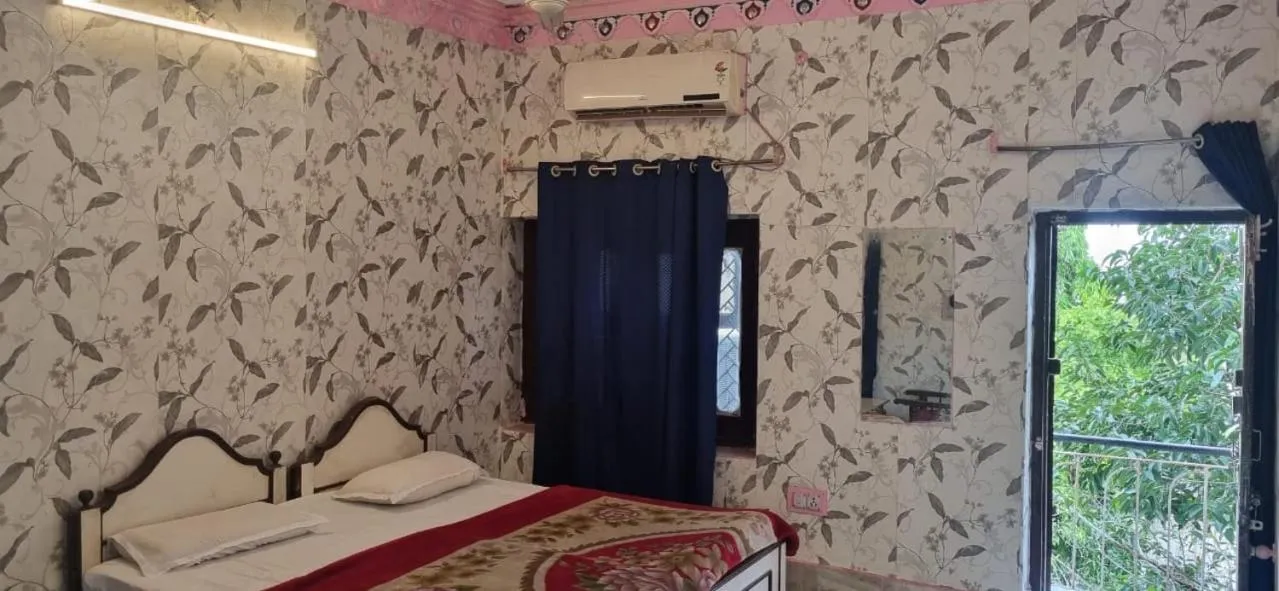 View (from property/room), Bed in Hotel oasis