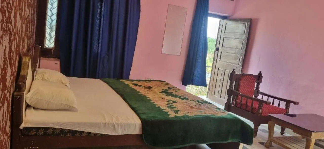 View (from property/room), Bed in Hotel oasis