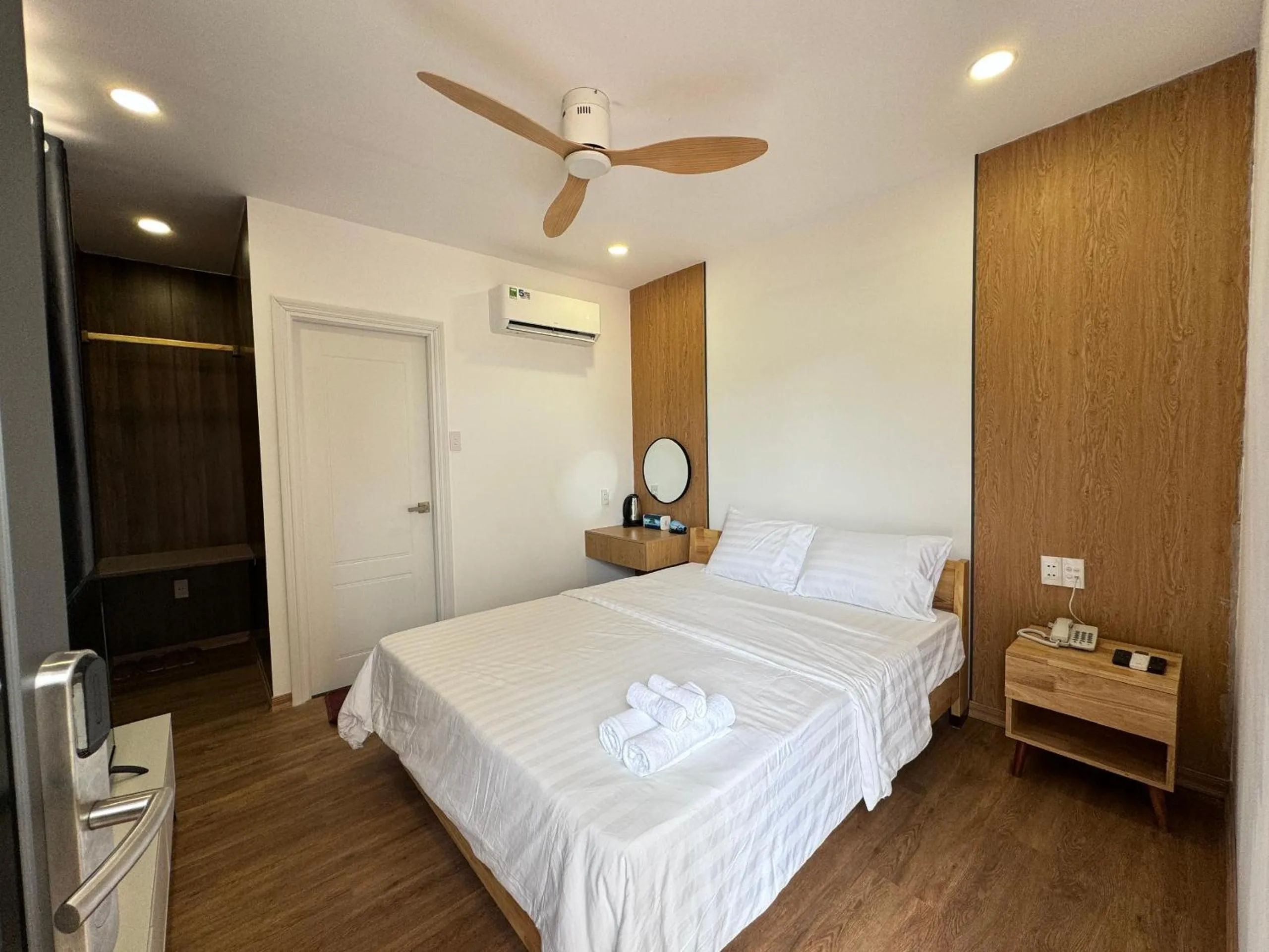 Bed in Wanderlust garden inn