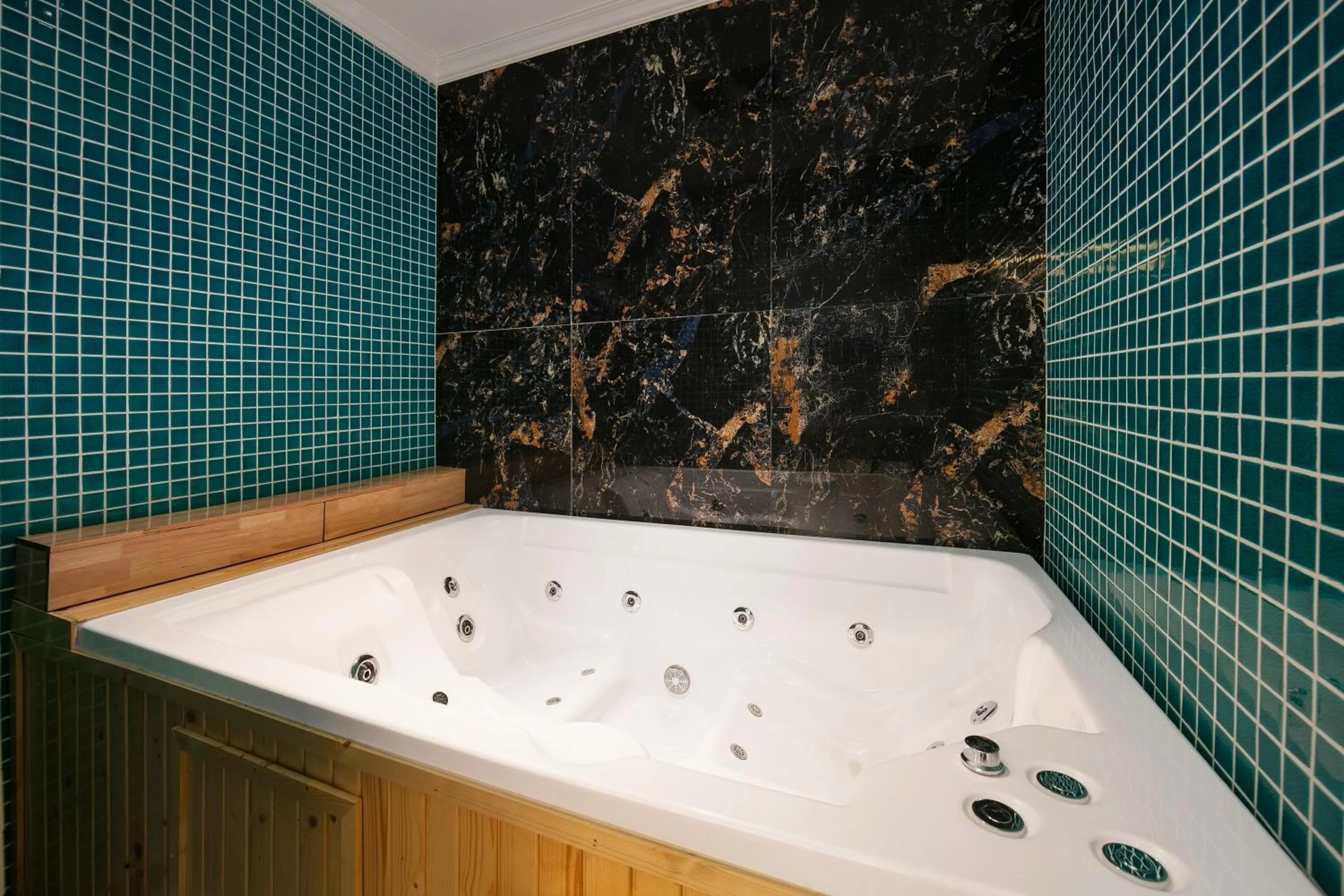 Hot Tub in Phat Diem Plaza Hotel