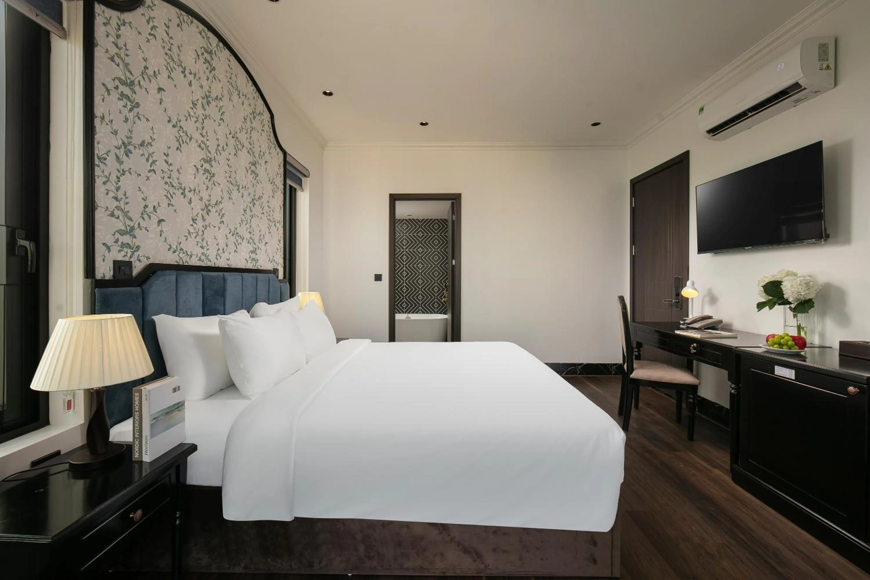 Bedroom, Bed in Phat Diem Plaza Hotel