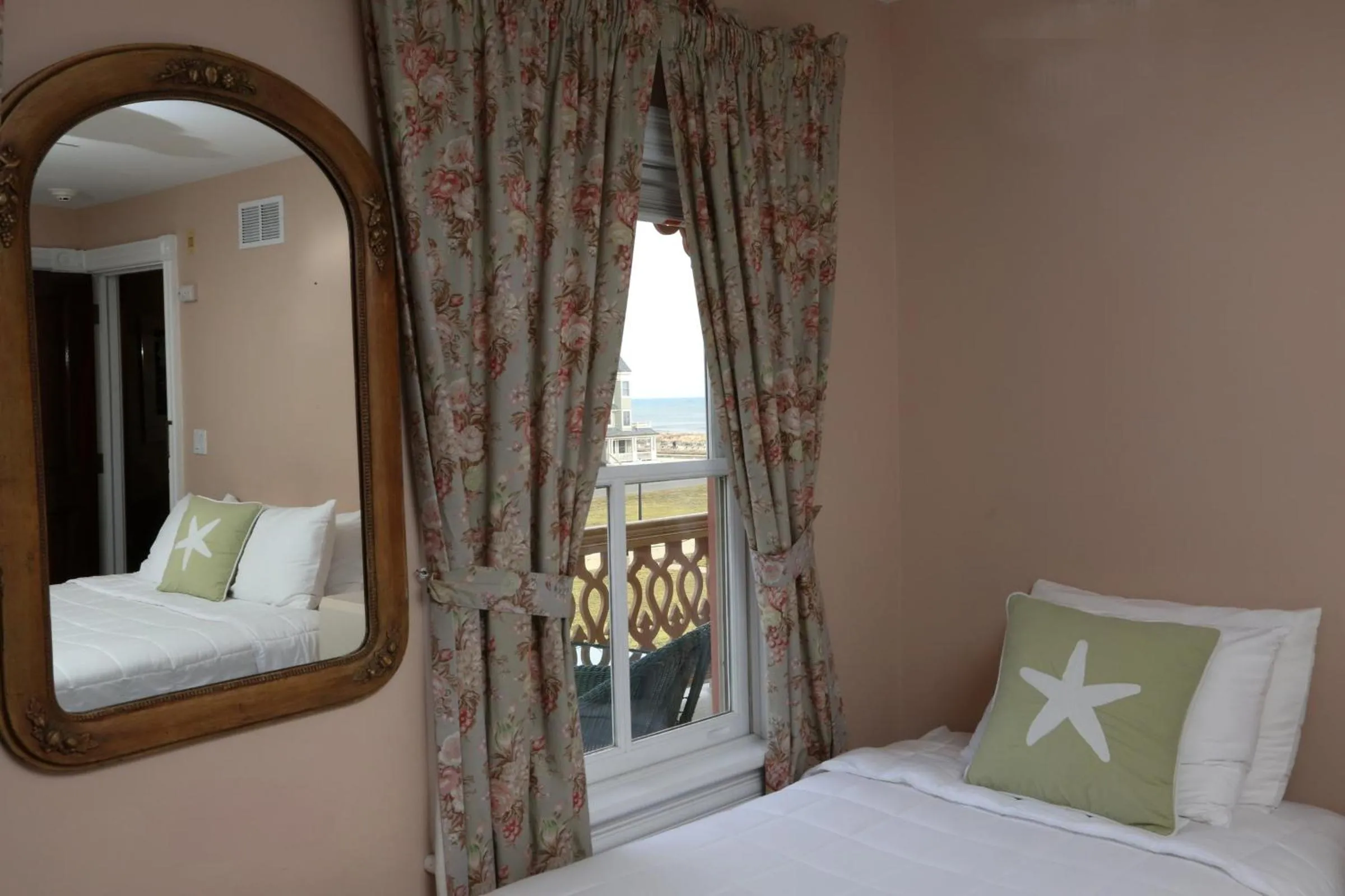 Sea view, Bed in The Ocean Plaza Hotel